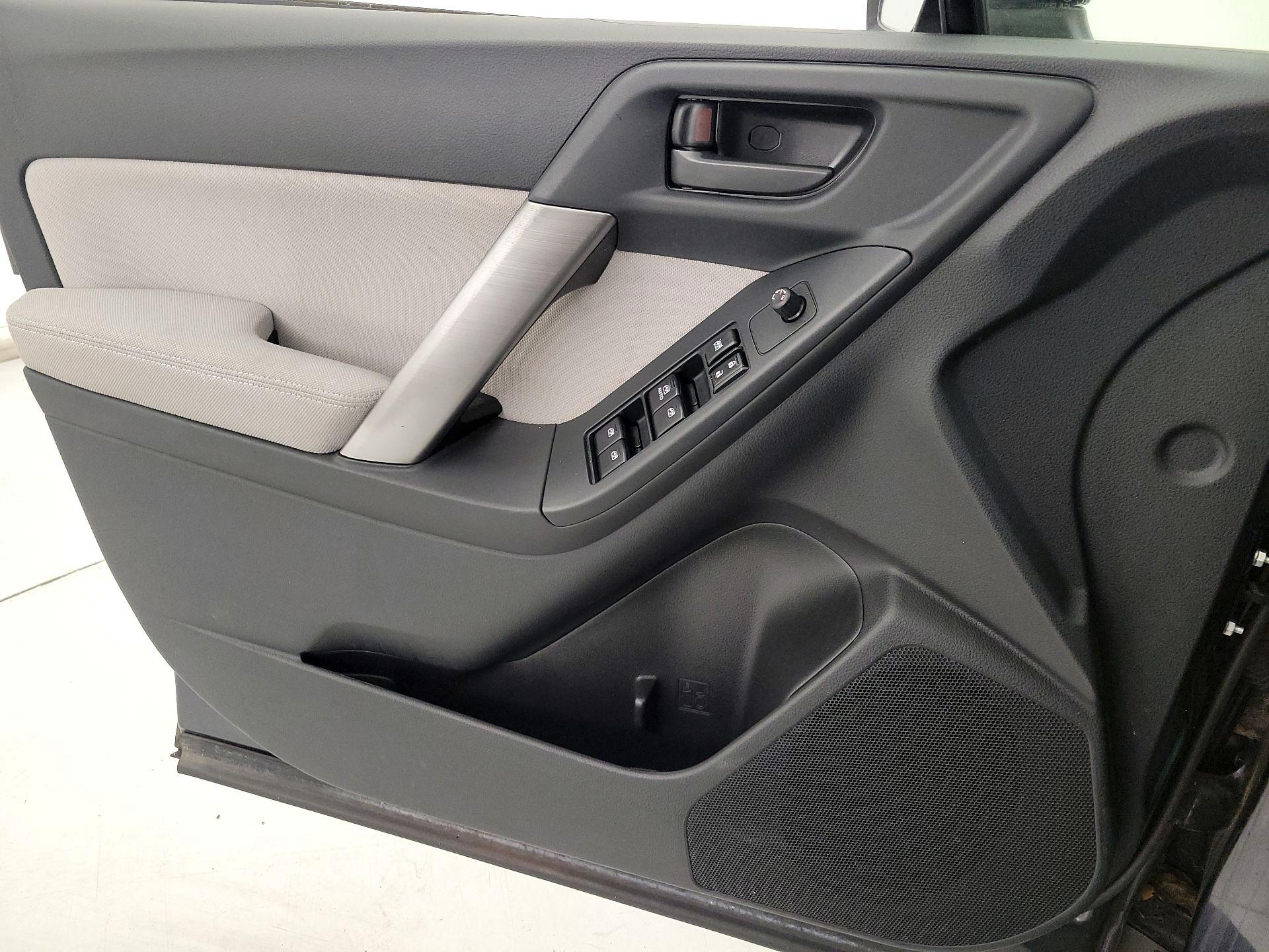 Thumbnail: 2015 Subaru Forester - 12
