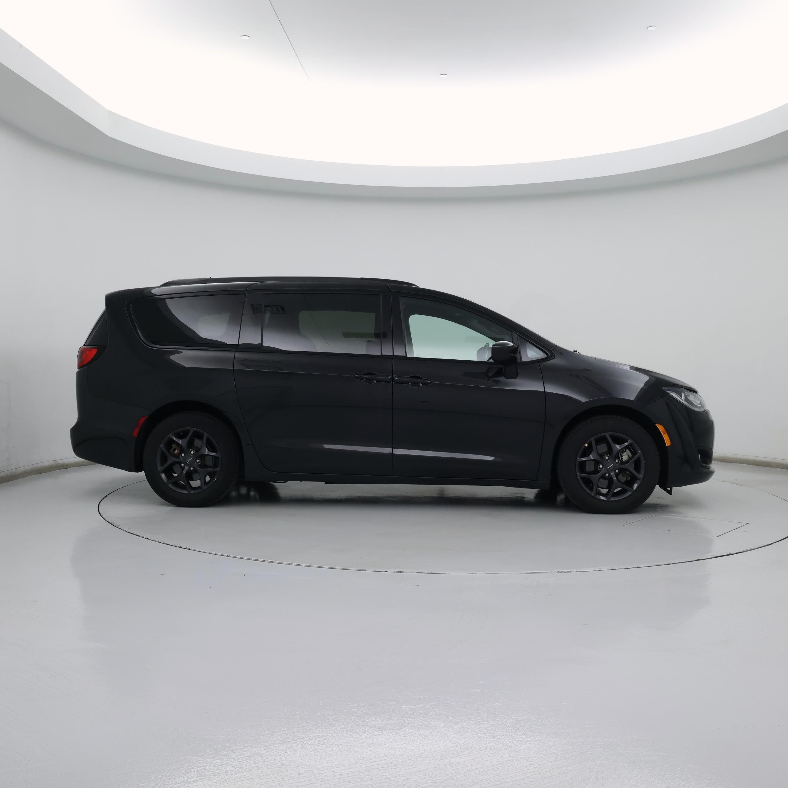 Thumbnail: 2020 Chrysler Pacifica - 7