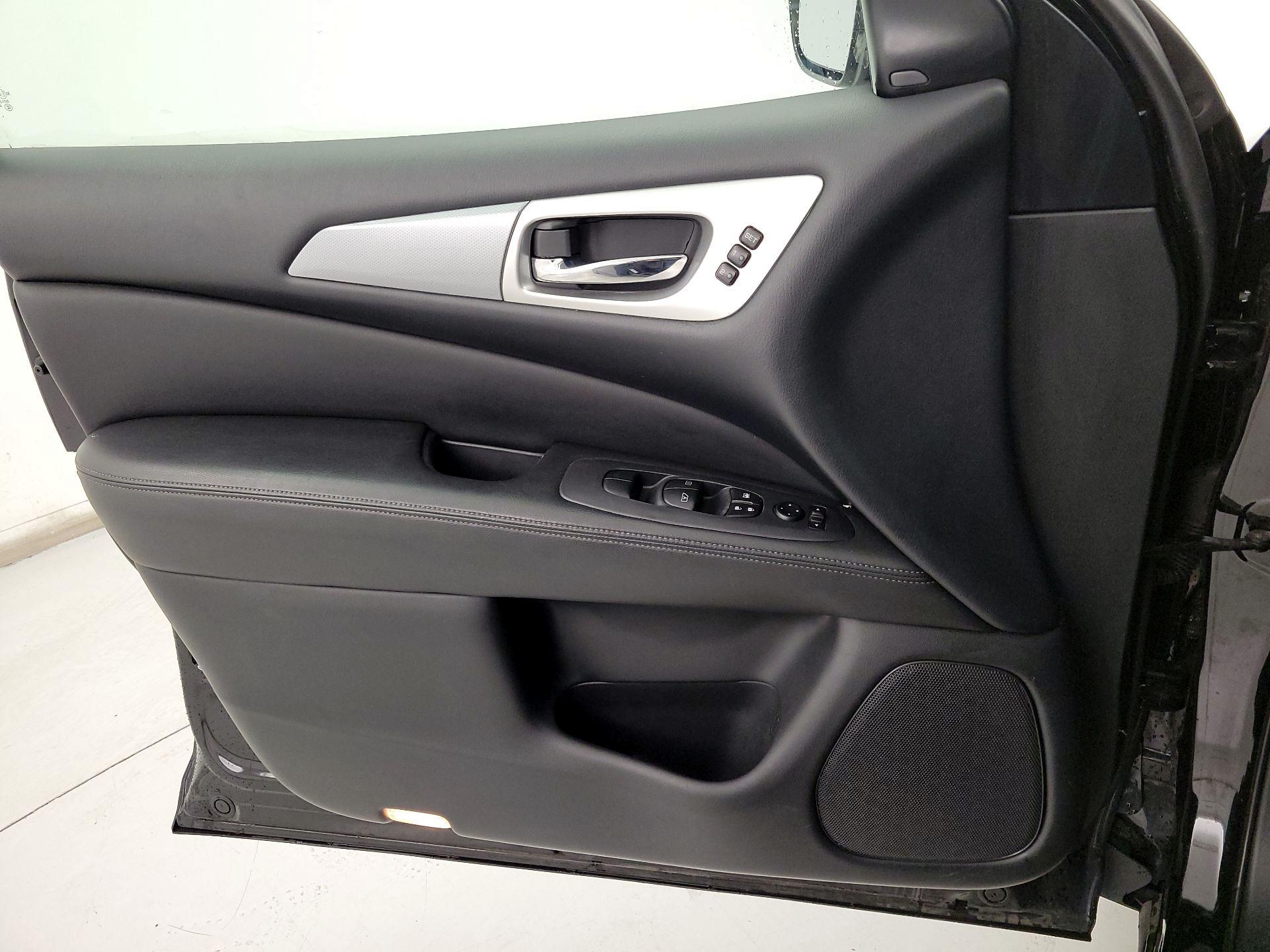 Thumbnail: 2020 Nissan Pathfinder - 12