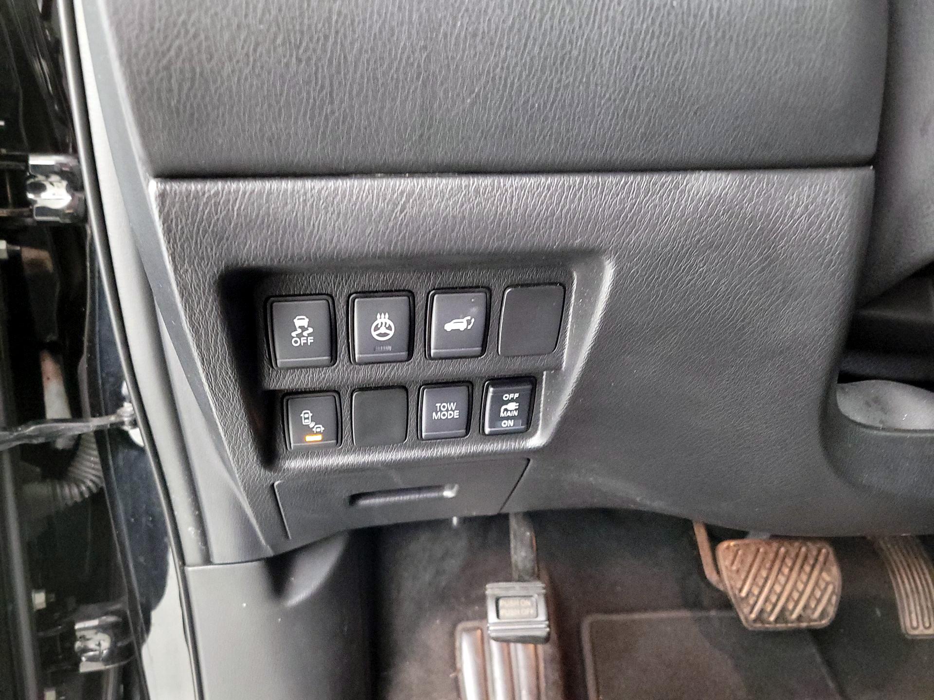 Thumbnail: 2020 Nissan Pathfinder - 13