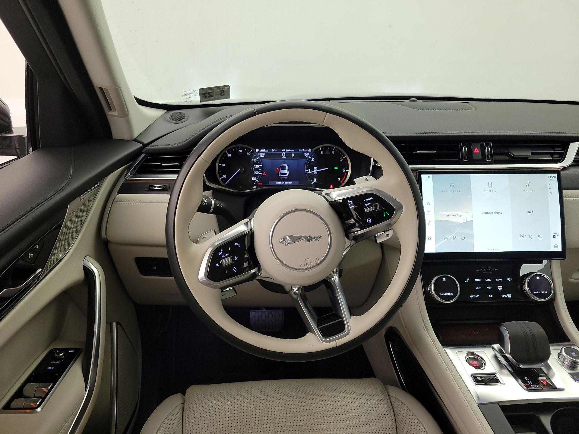 Thumbnail: 2022 Jaguar F-Pace - 10