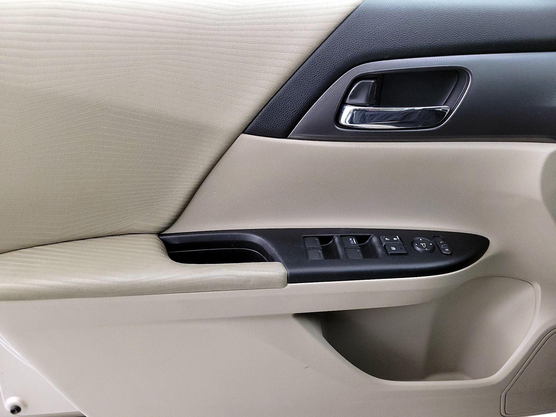 Thumbnail: 2015 Honda Accord - 12