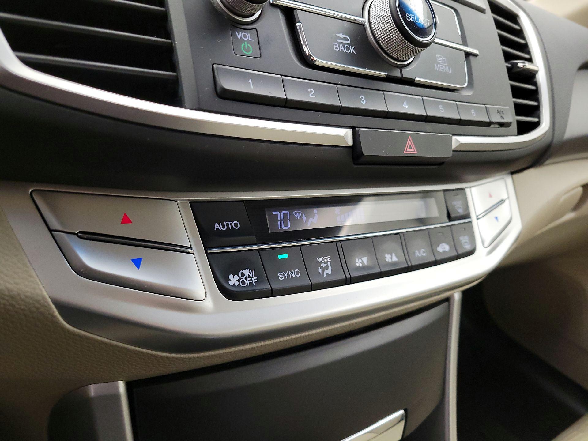 Thumbnail: 2015 Honda Accord - 16