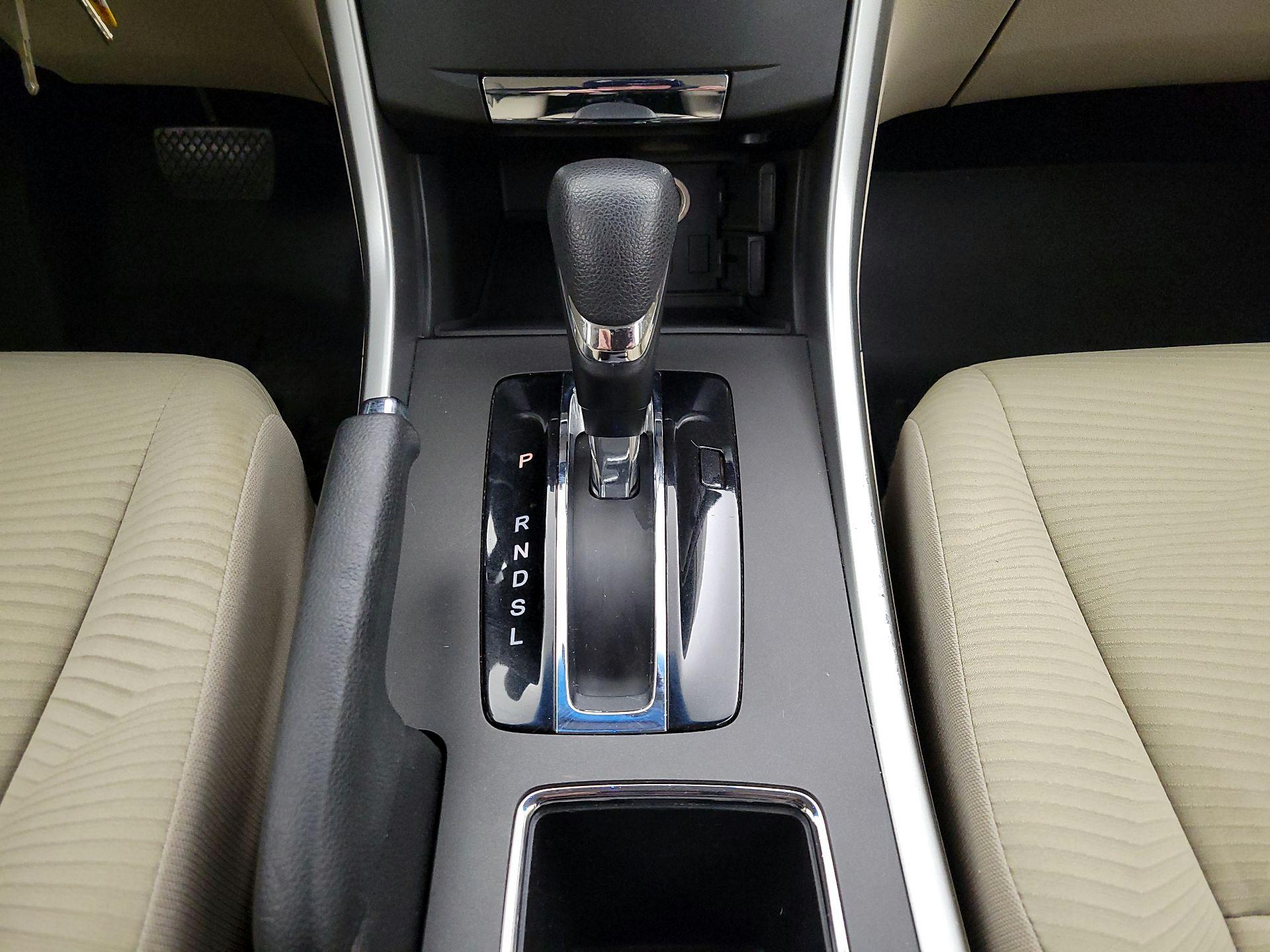 Thumbnail: 2015 Honda Accord - 17