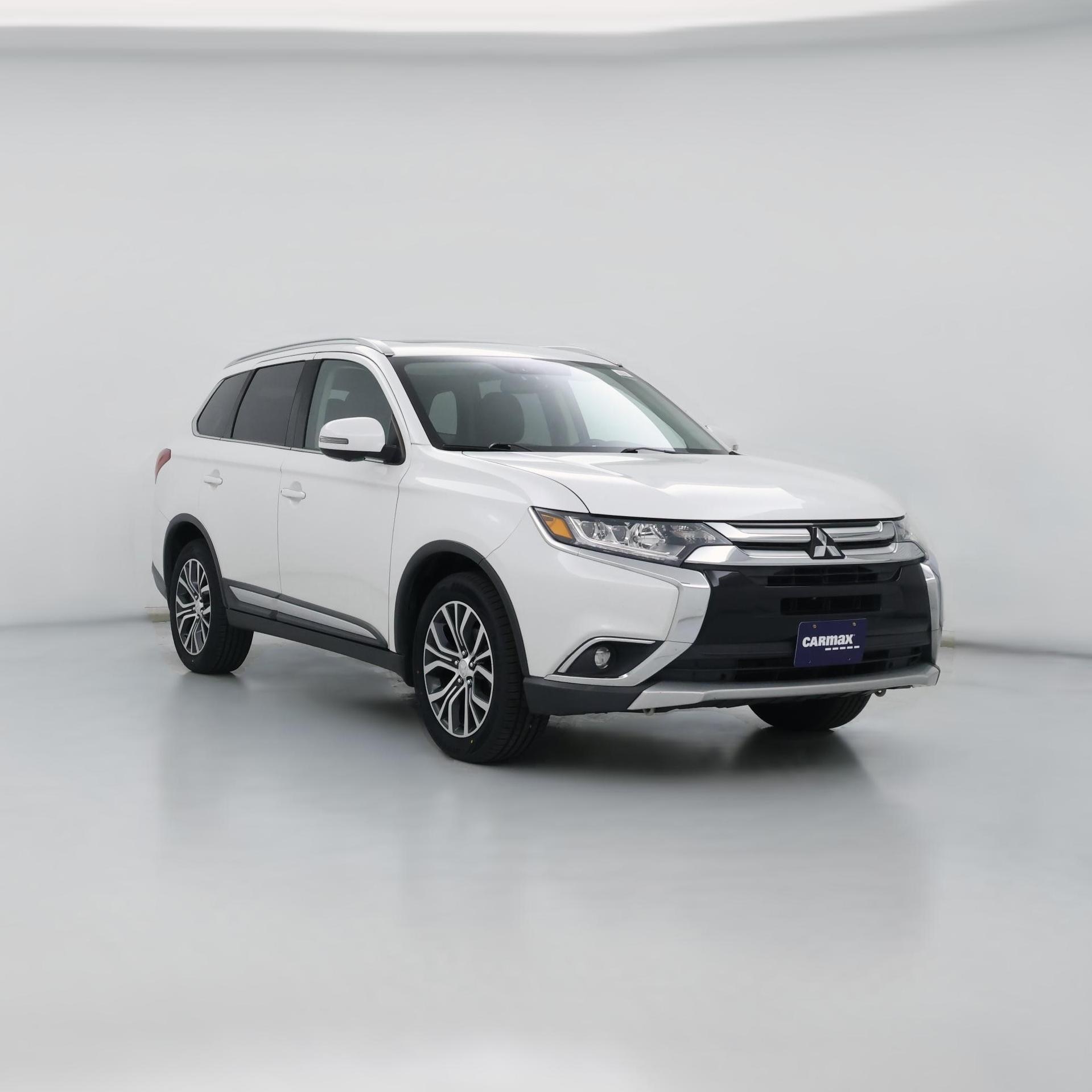 Thumbnail: 2018 Mitsubishi Outlander - 1