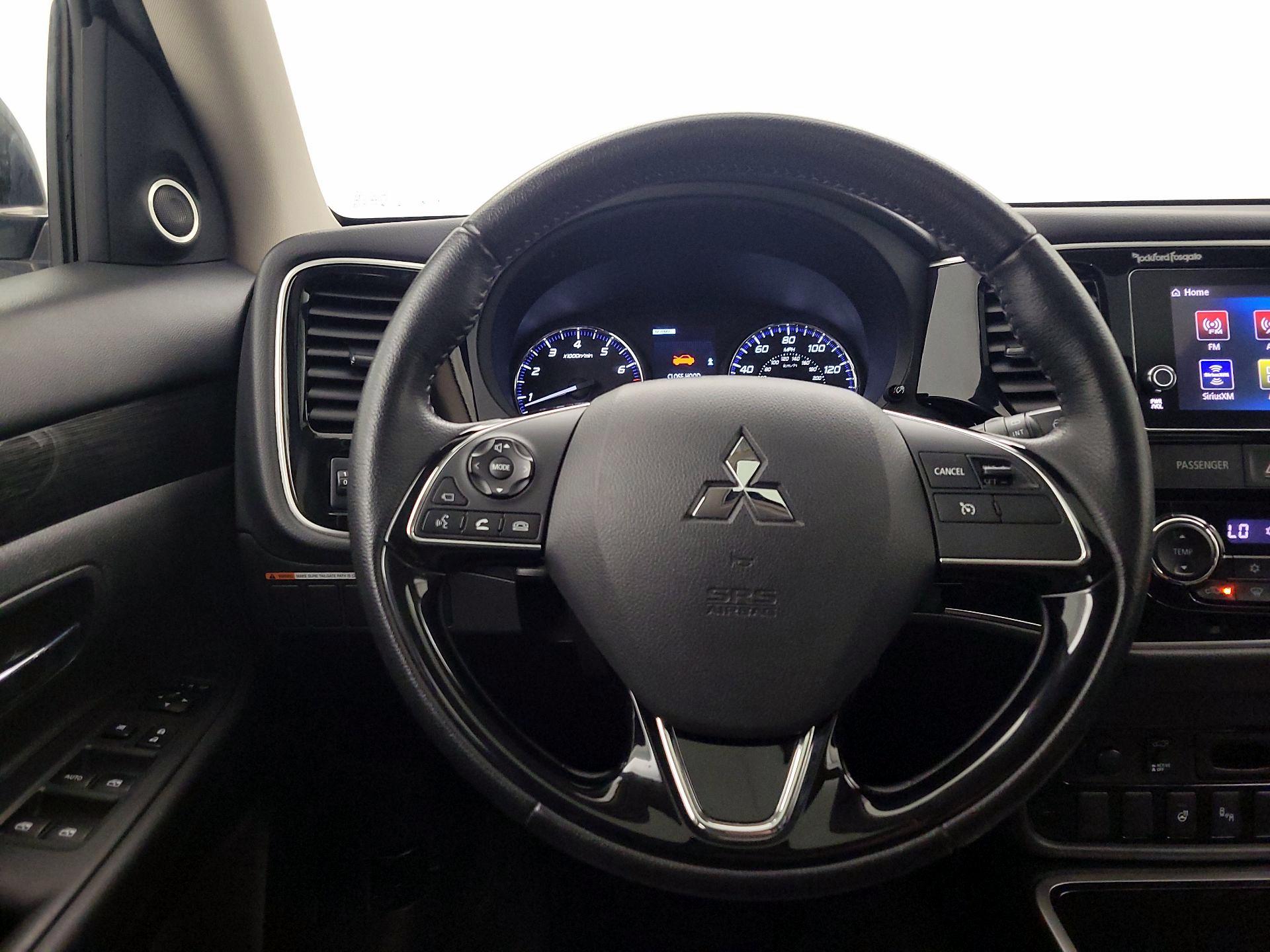 Thumbnail: 2018 Mitsubishi Outlander - 10
