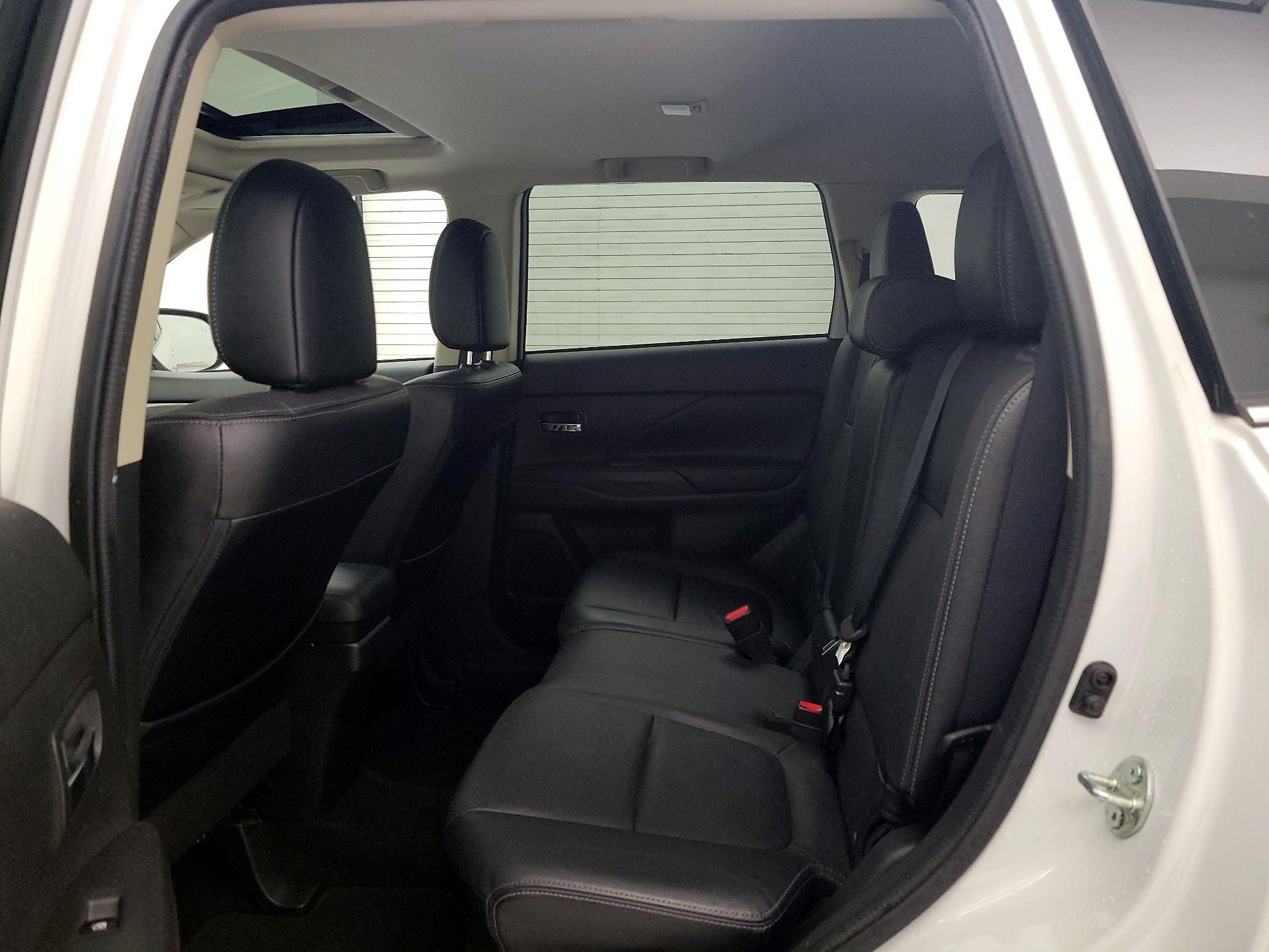Thumbnail: 2018 Mitsubishi Outlander - 19