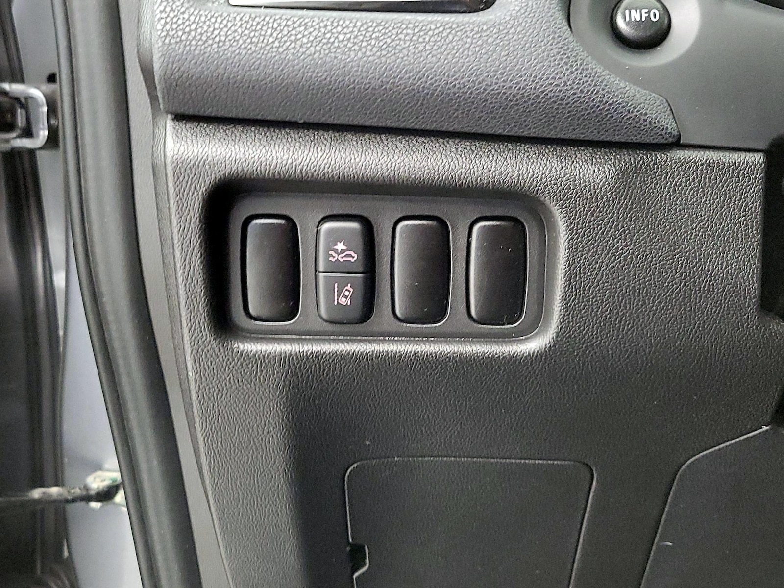 2022 Mitsubishi Outlander Sport LE - Photo 14