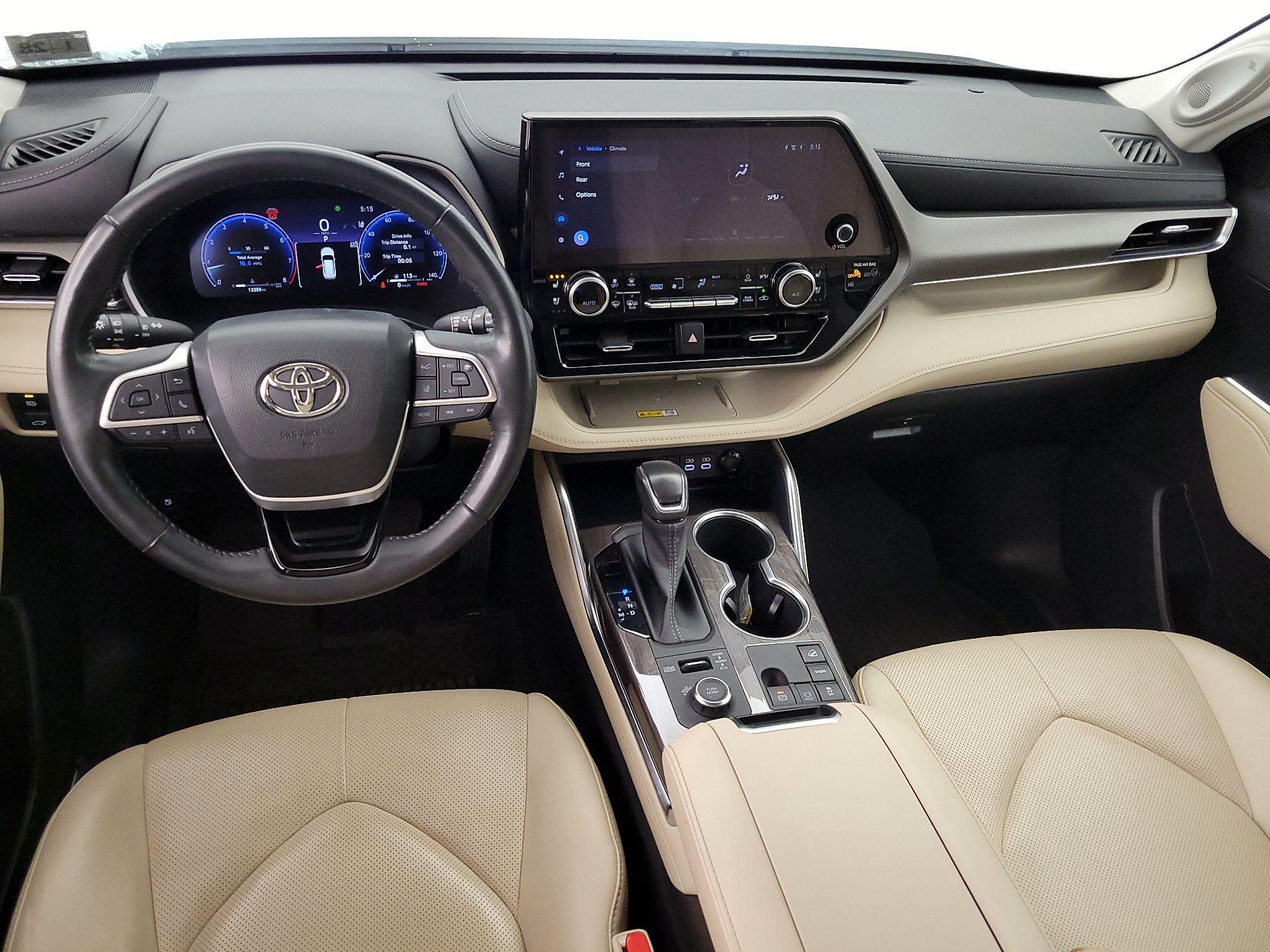 Thumbnail: 2023 Toyota Highlander - 9