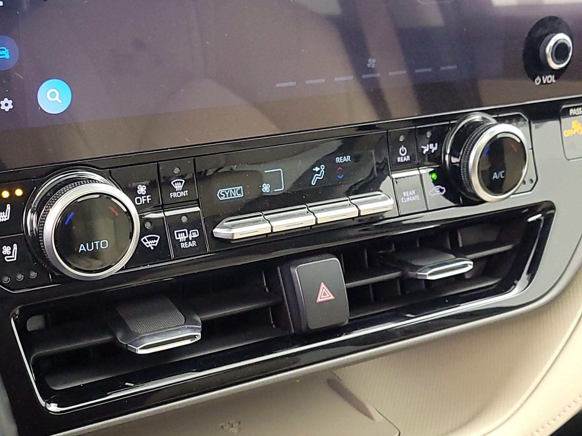 Thumbnail: 2023 Toyota Highlander - 16