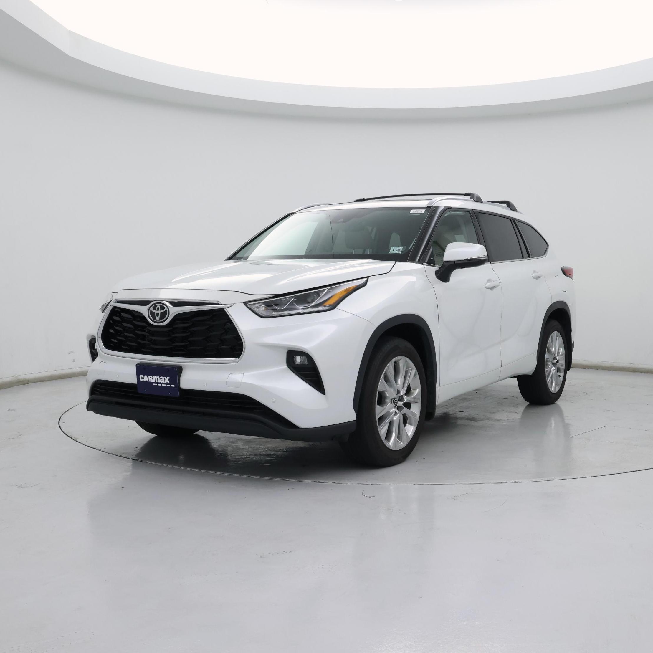 Thumbnail: 2023 Toyota Highlander - 4