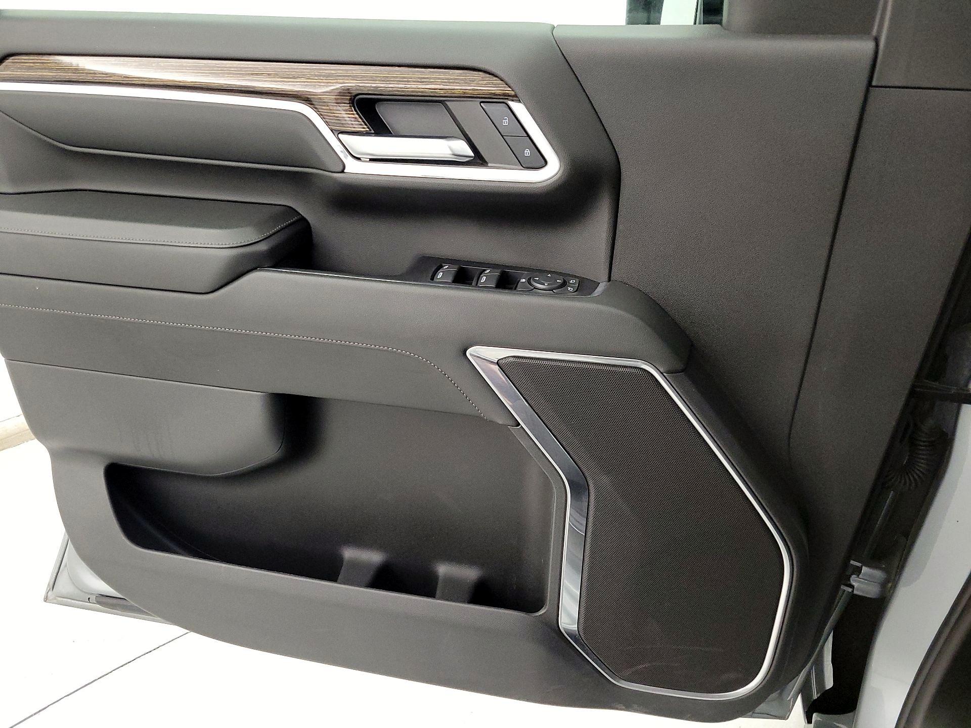 Thumbnail: 2024 GMC Sierra 2500 - 12