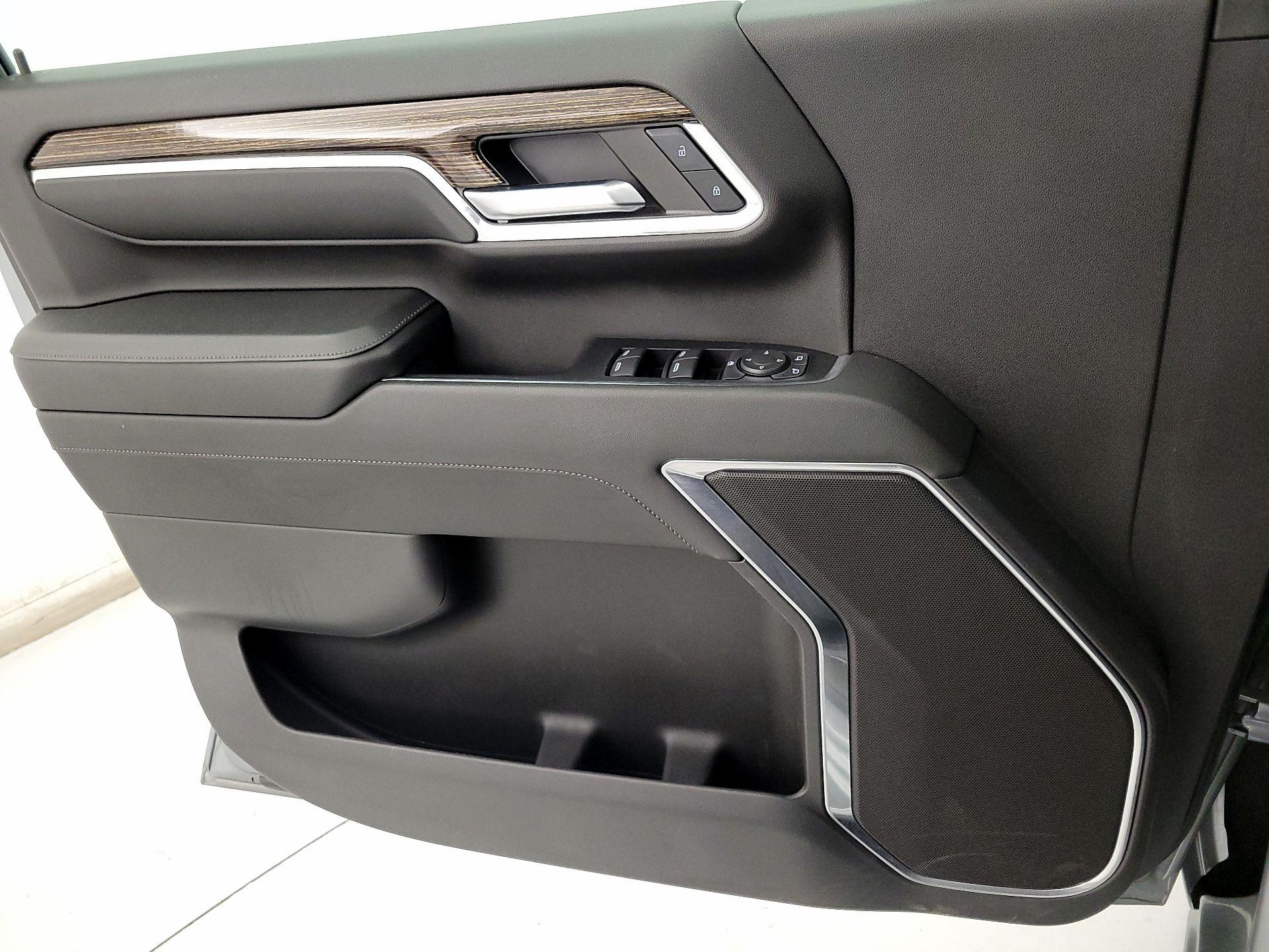 Thumbnail: 2024 GMC Sierra 2500 - 13