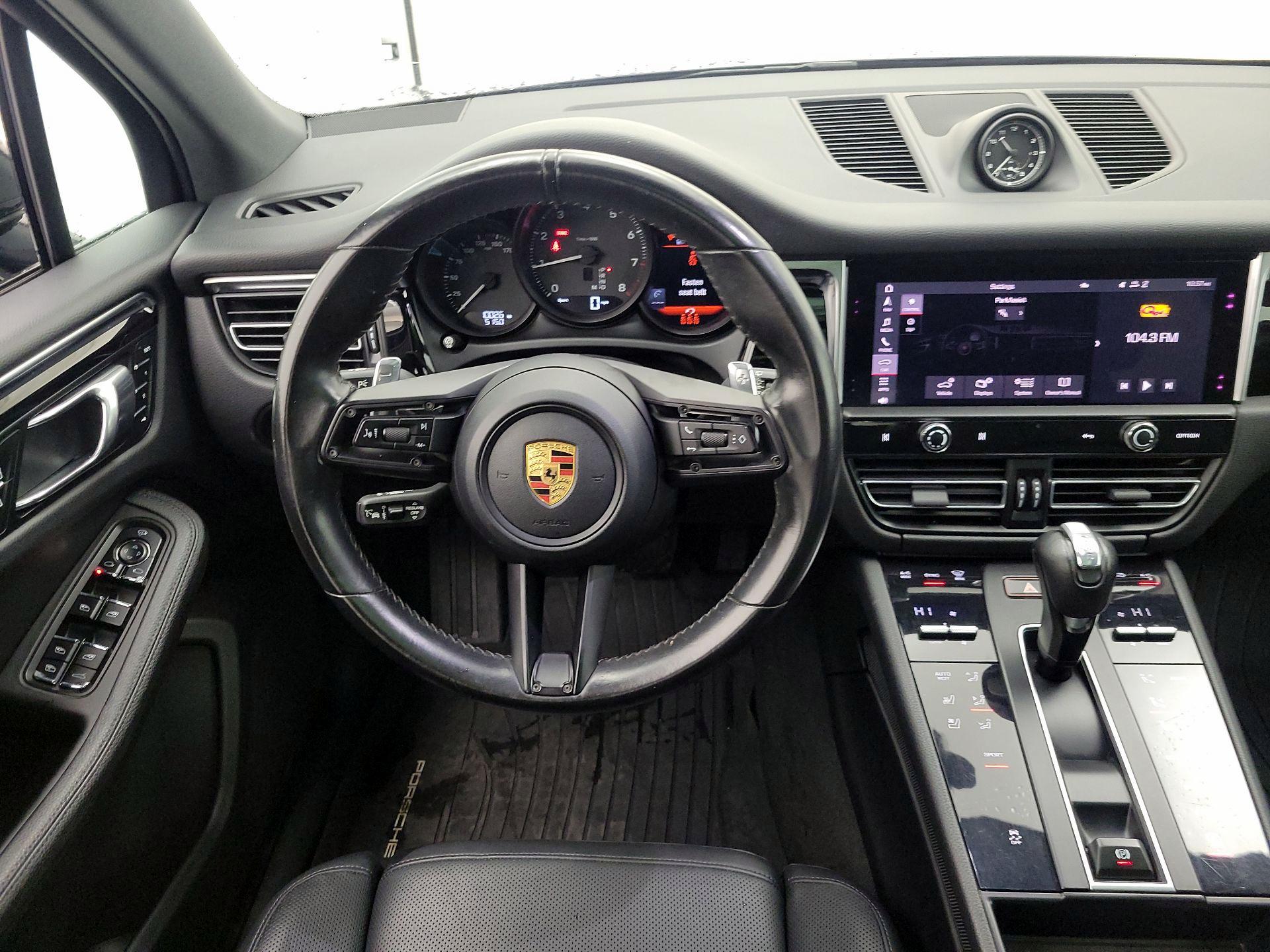Thumbnail: 2023 Porsche Macan - 10