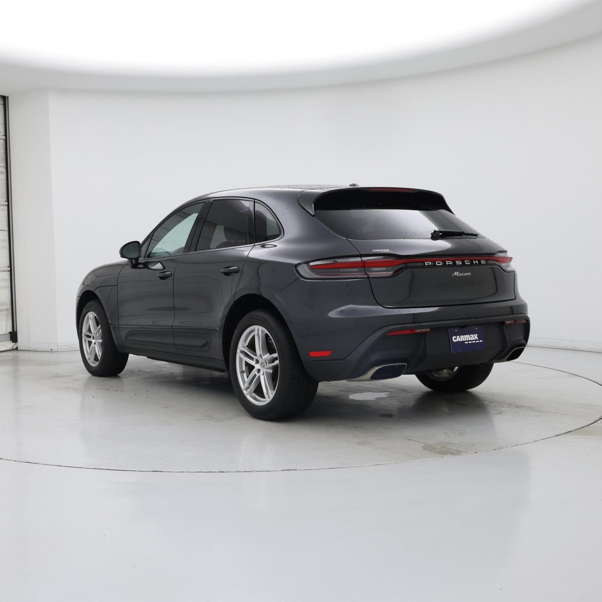 Thumbnail: 2023 Porsche Macan - 2