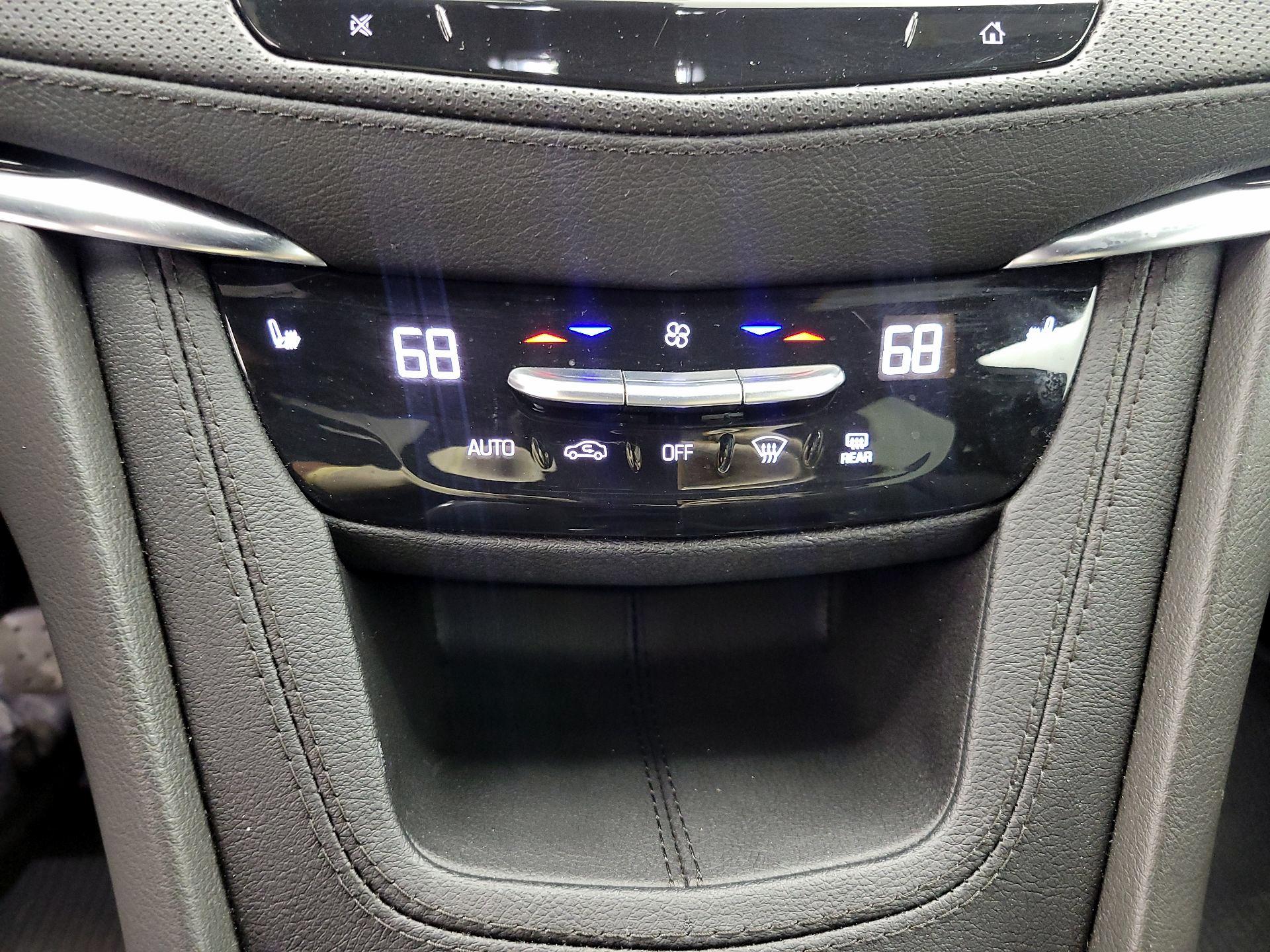 Thumbnail: 2024 Cadillac XT6 - 16