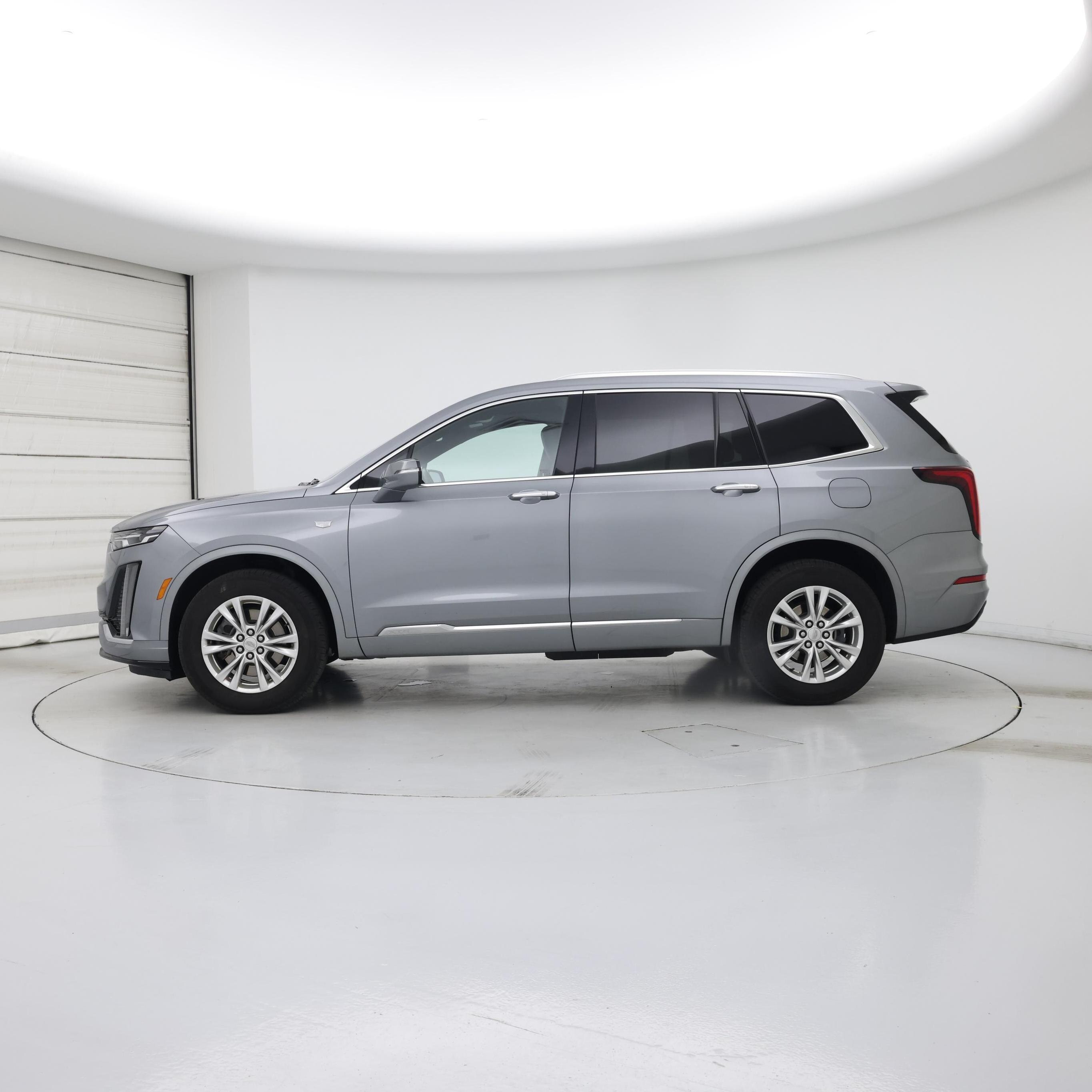 Thumbnail: 2024 Cadillac XT6 - 3