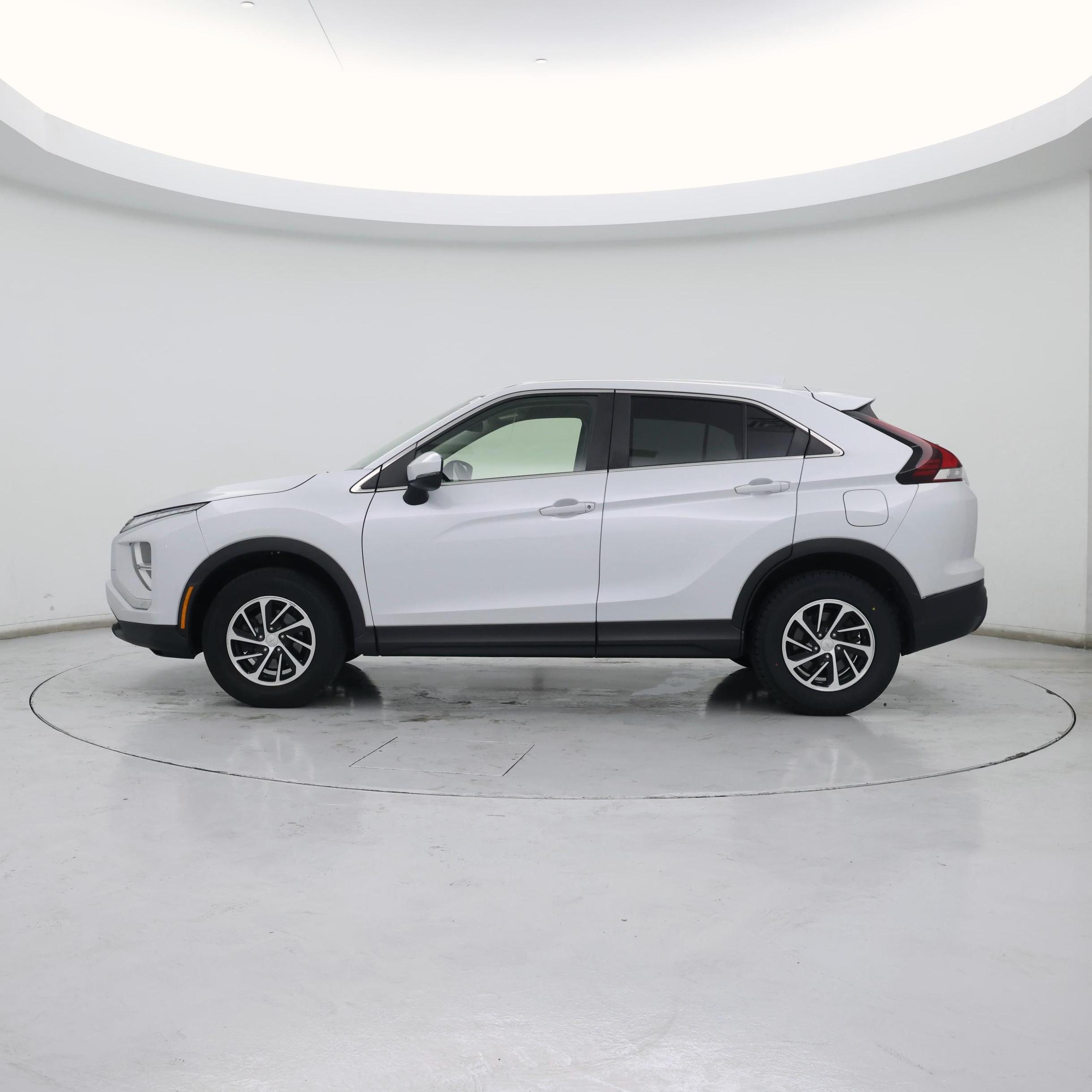 Thumbnail: 2022 Mitsubishi Eclipse Cross - 3