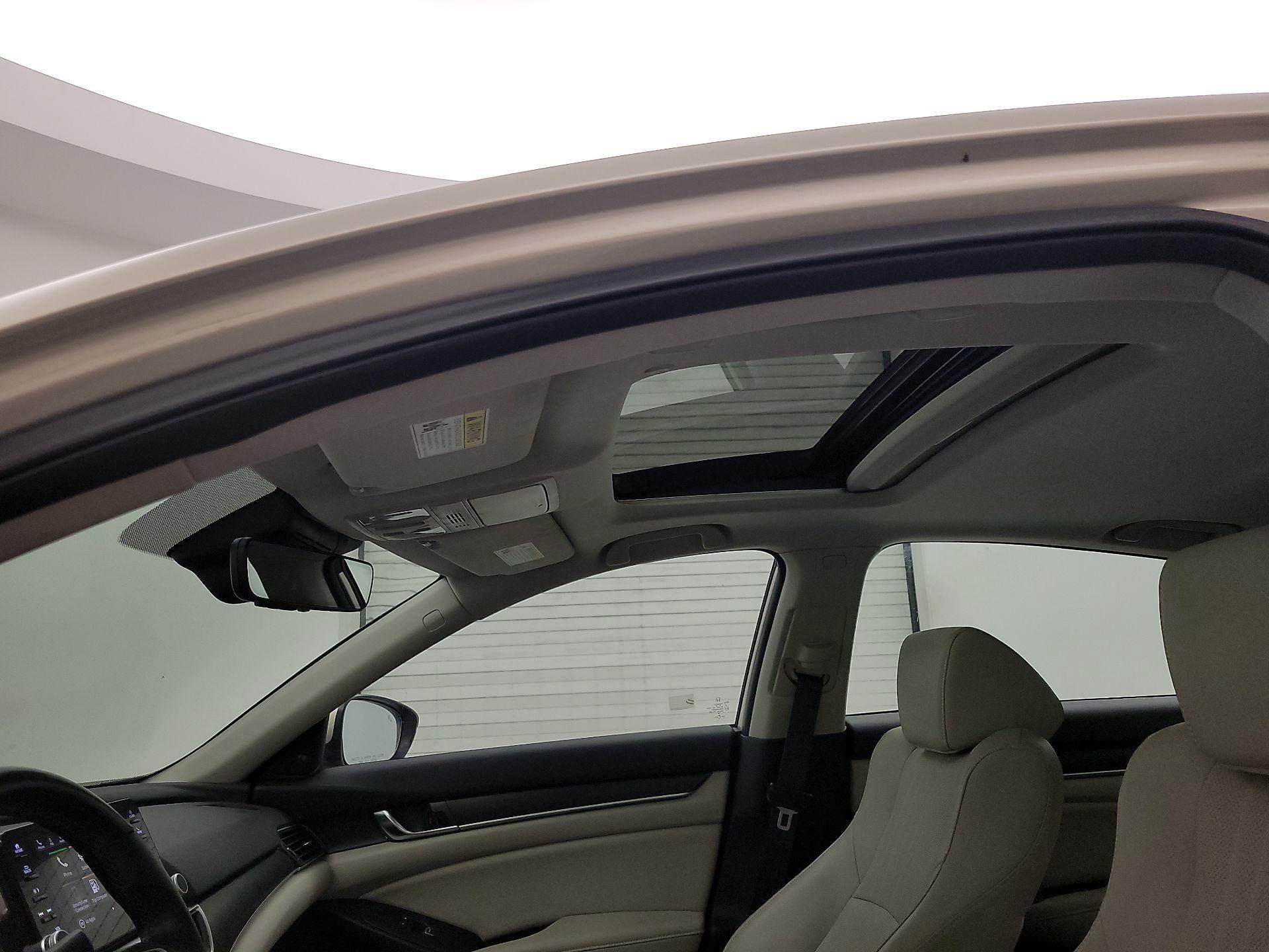 Thumbnail: 2018 Honda Accord - 19