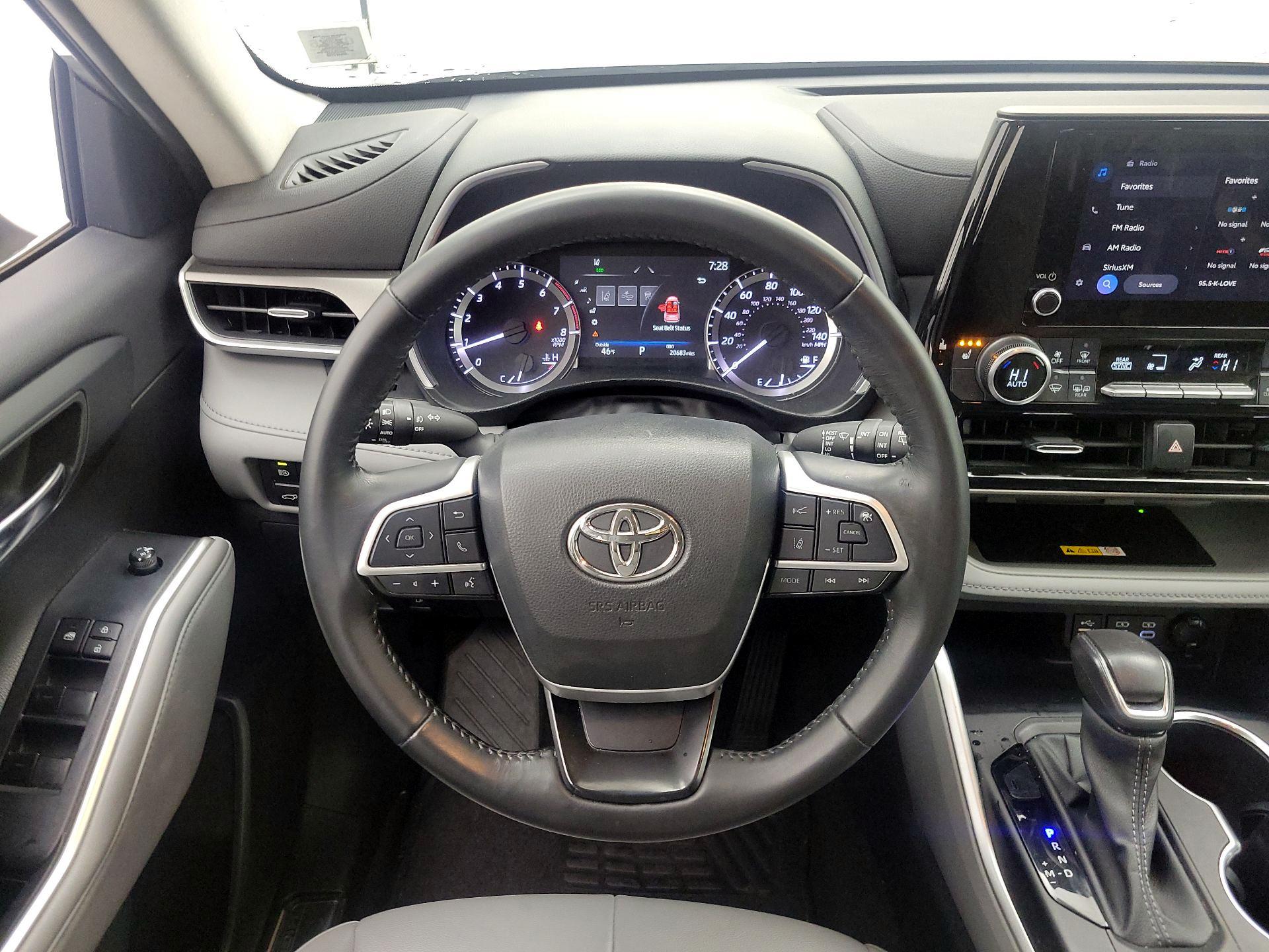 Thumbnail: 2023 Toyota Highlander - 10