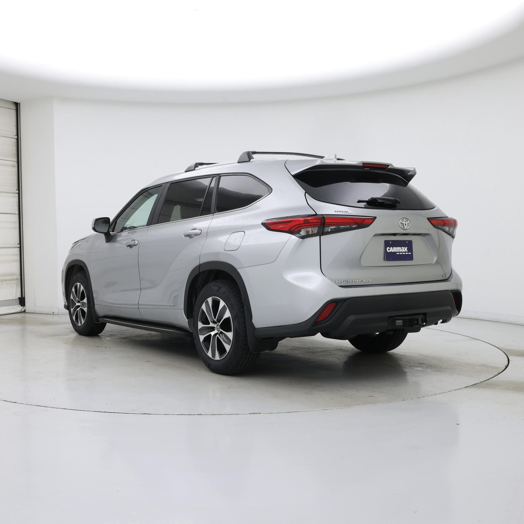 Thumbnail: 2023 Toyota Highlander - 2