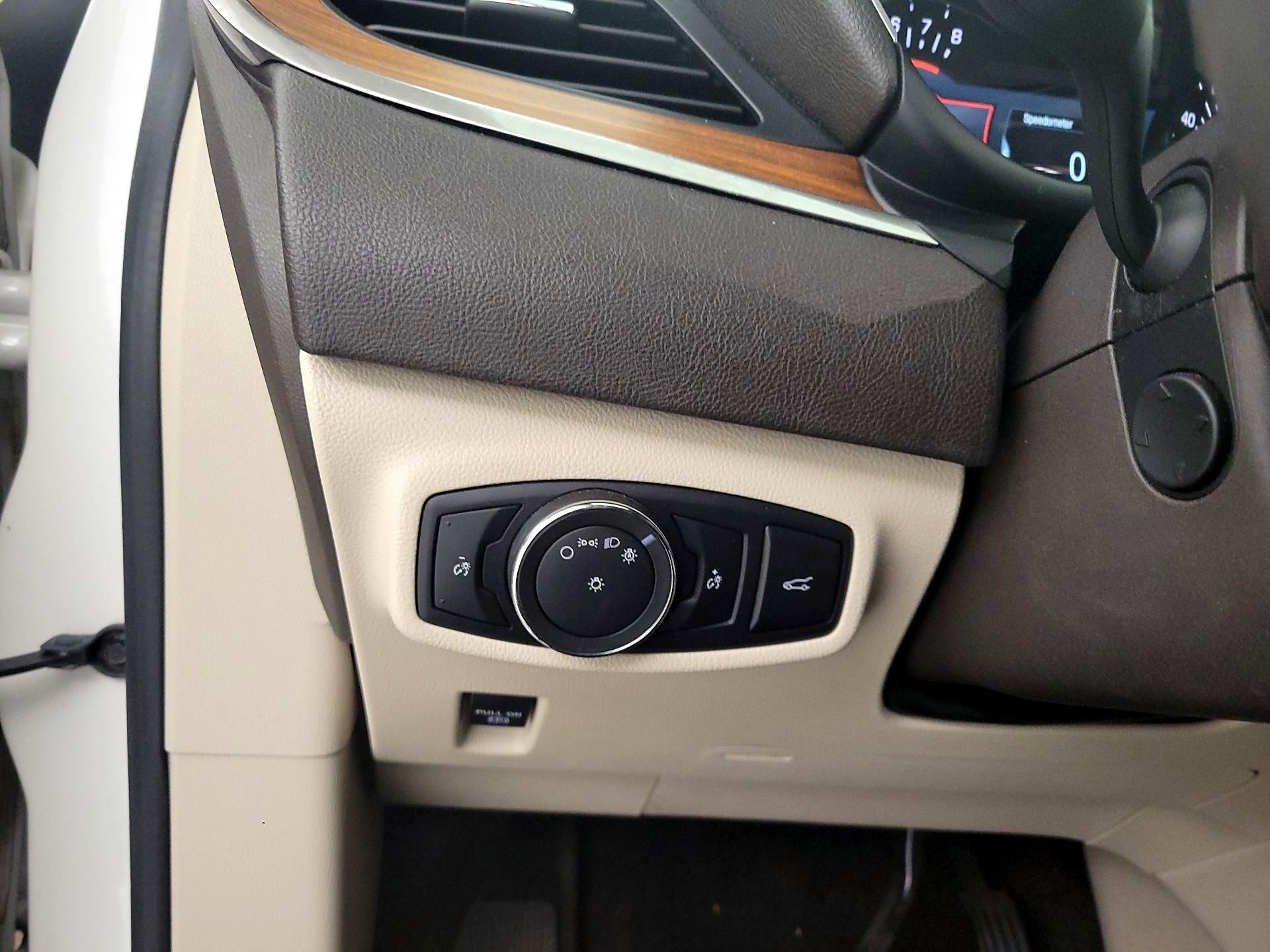 Thumbnail: 2017 Lincoln MKC - 13