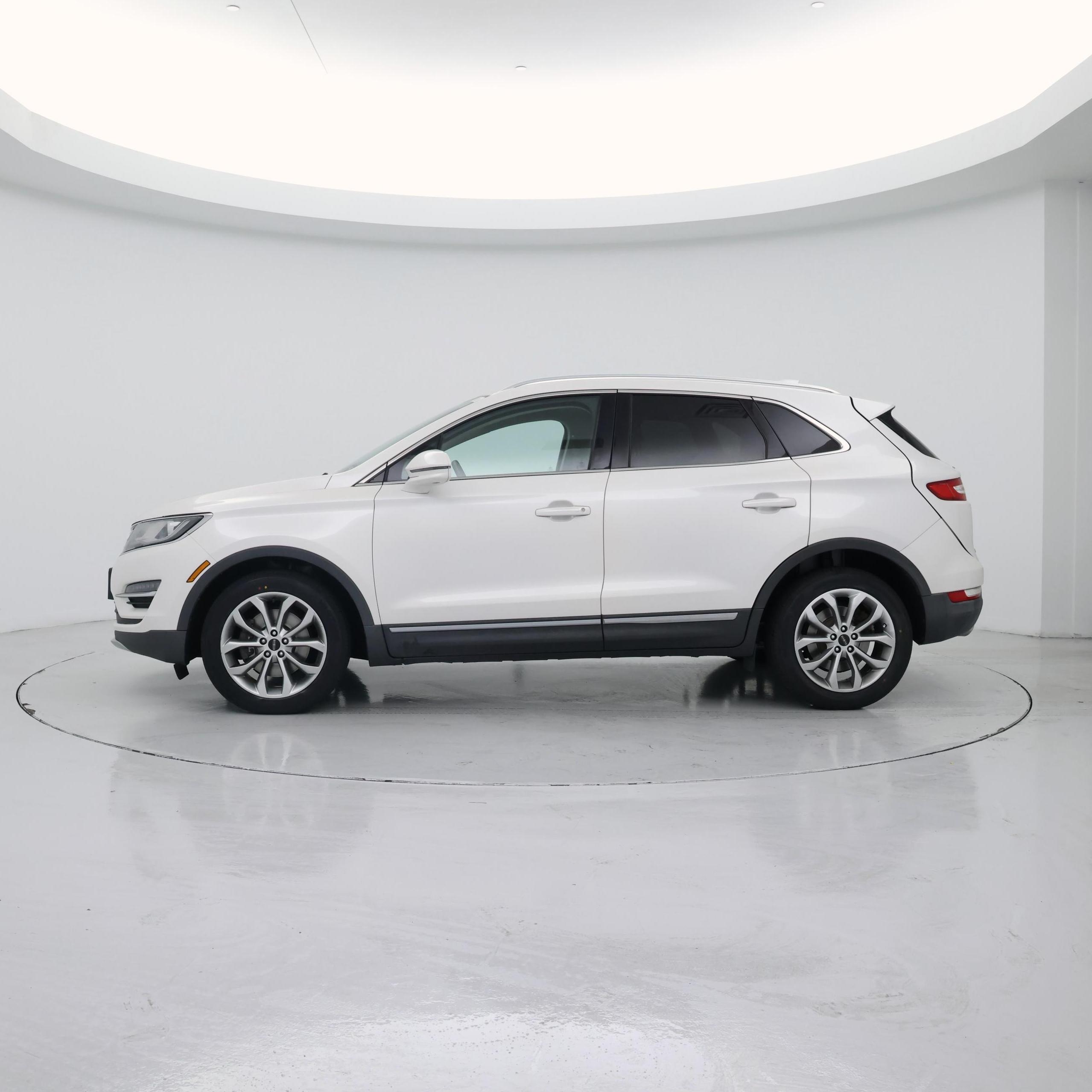 Thumbnail: 2017 Lincoln MKC - 3