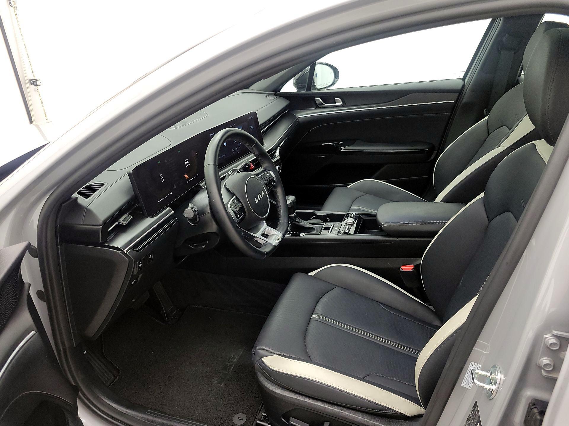 Thumbnail: 2025 Kia K5 - 11
