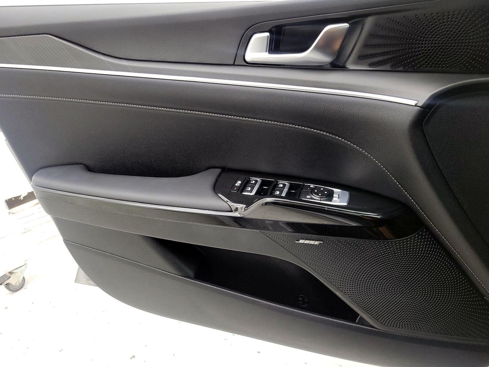 2025 Kia K5 GT-Line - Photo 13
