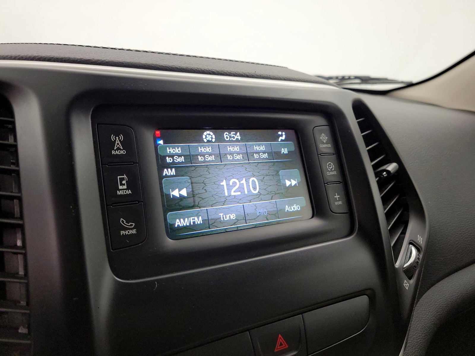 2016 Jeep Cherokee Latitude - Photo 16
