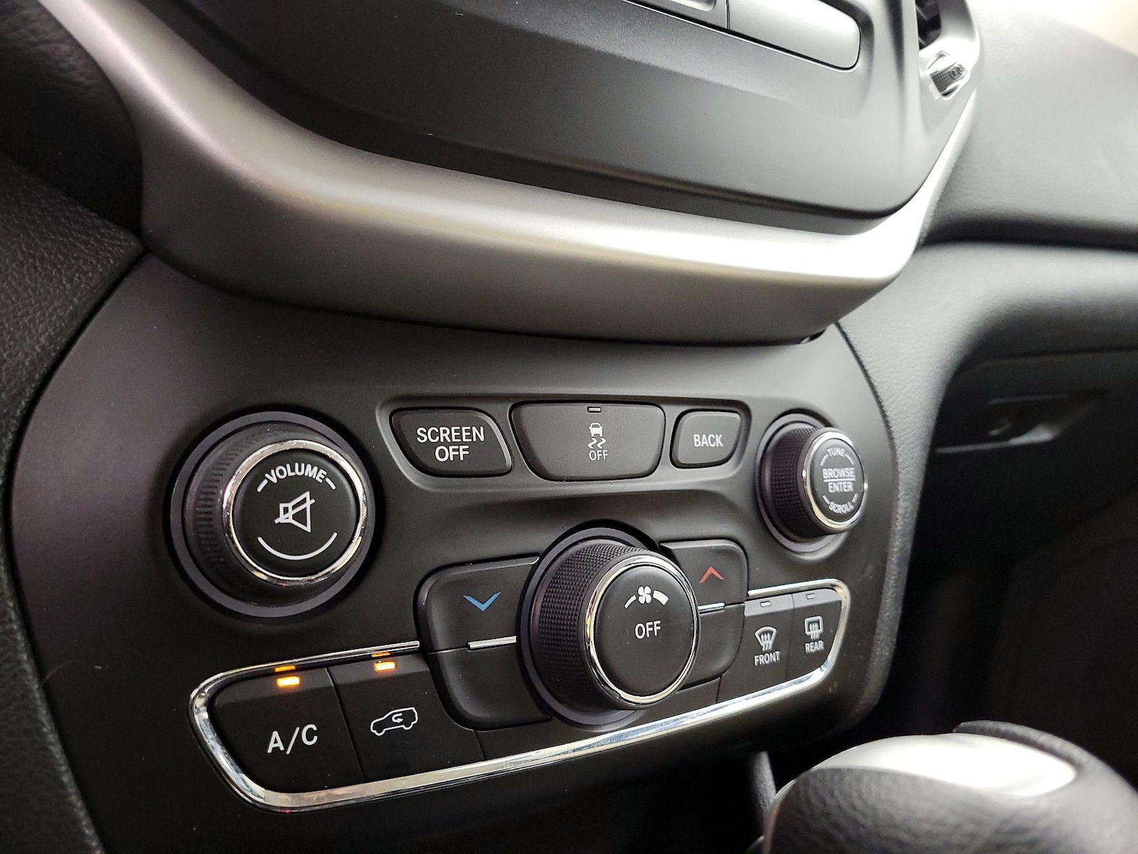 2016 Jeep Cherokee Latitude - Photo 17