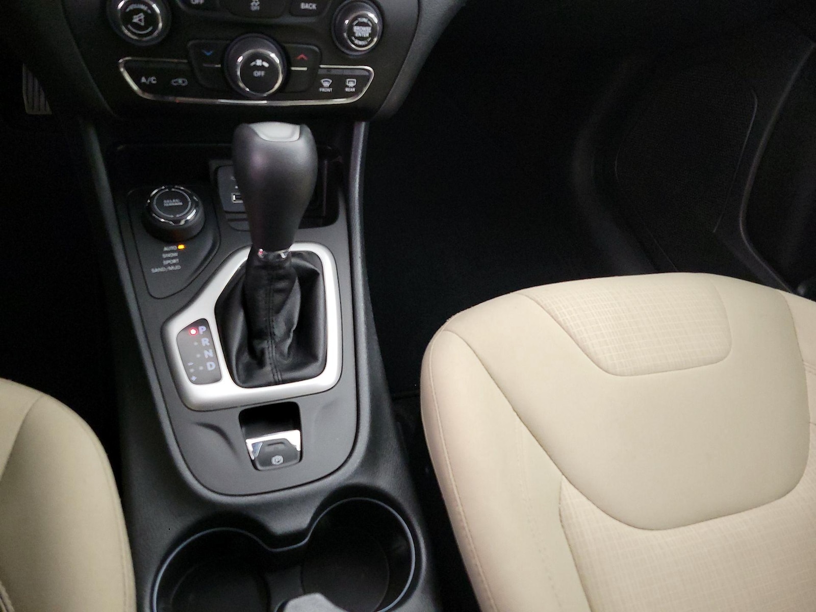 2016 Jeep Cherokee Latitude - Photo 18