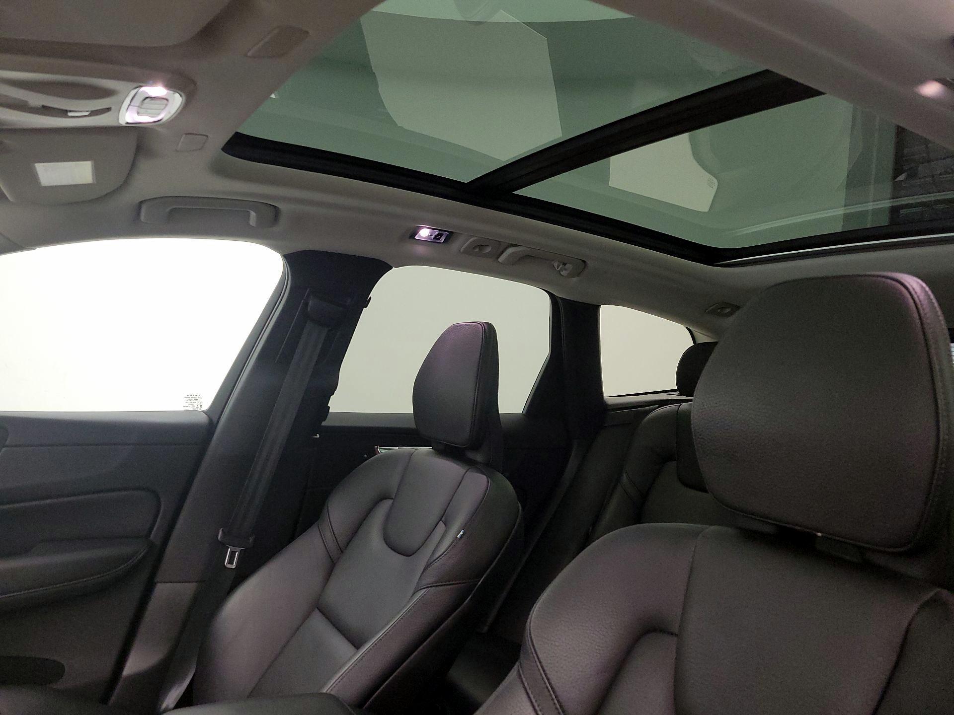 Thumbnail: 2021 Volvo XC60 - 20