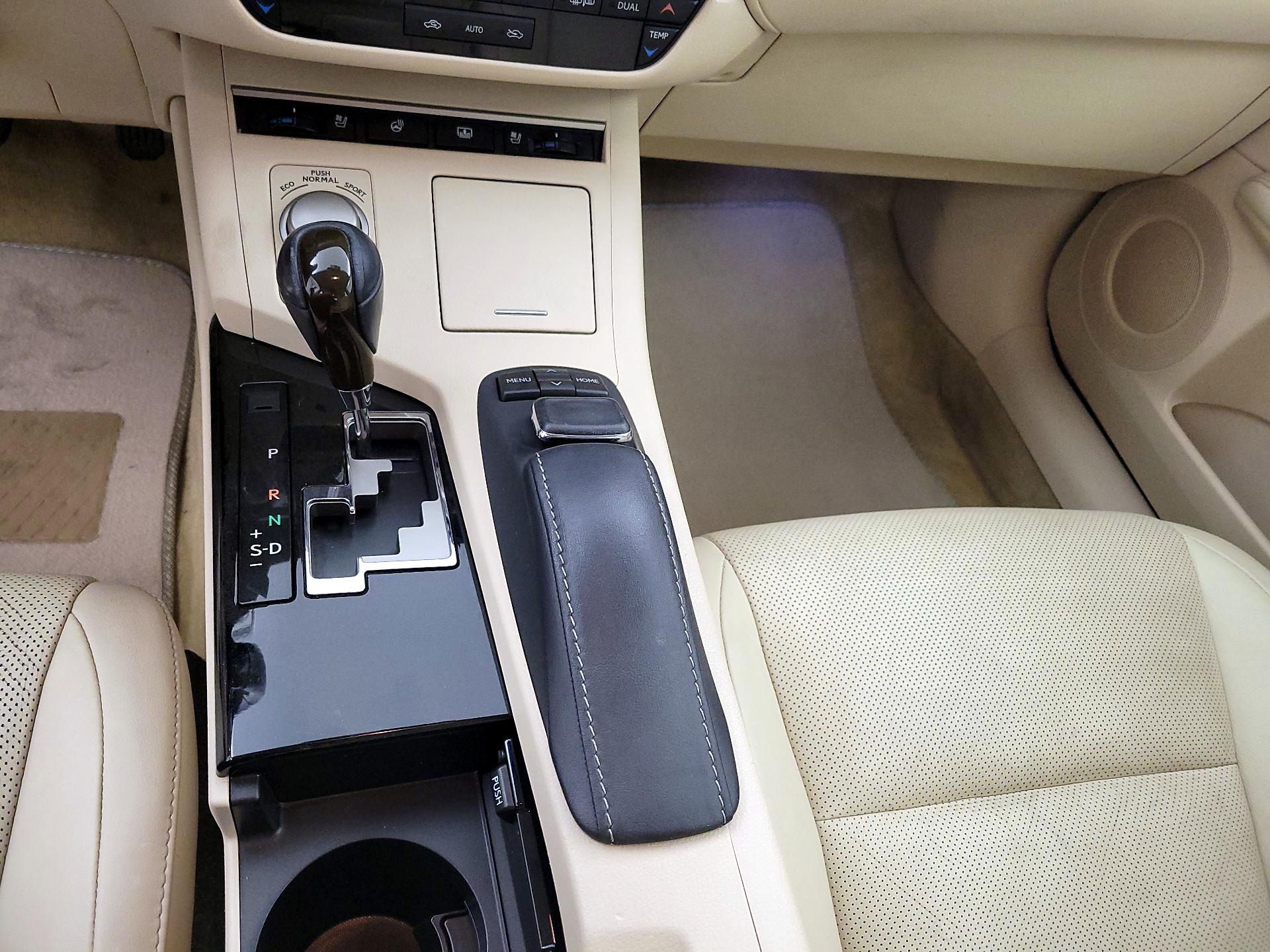 Thumbnail: 2015 Lexus ES - 18