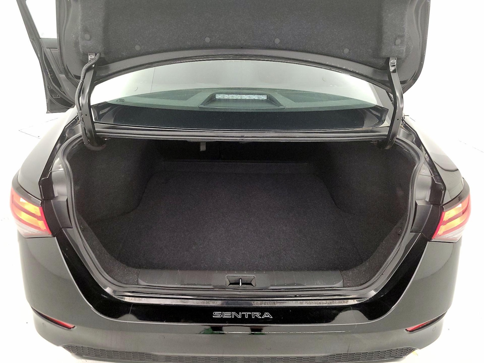 2021 Nissan Sentra SV - Photo 21