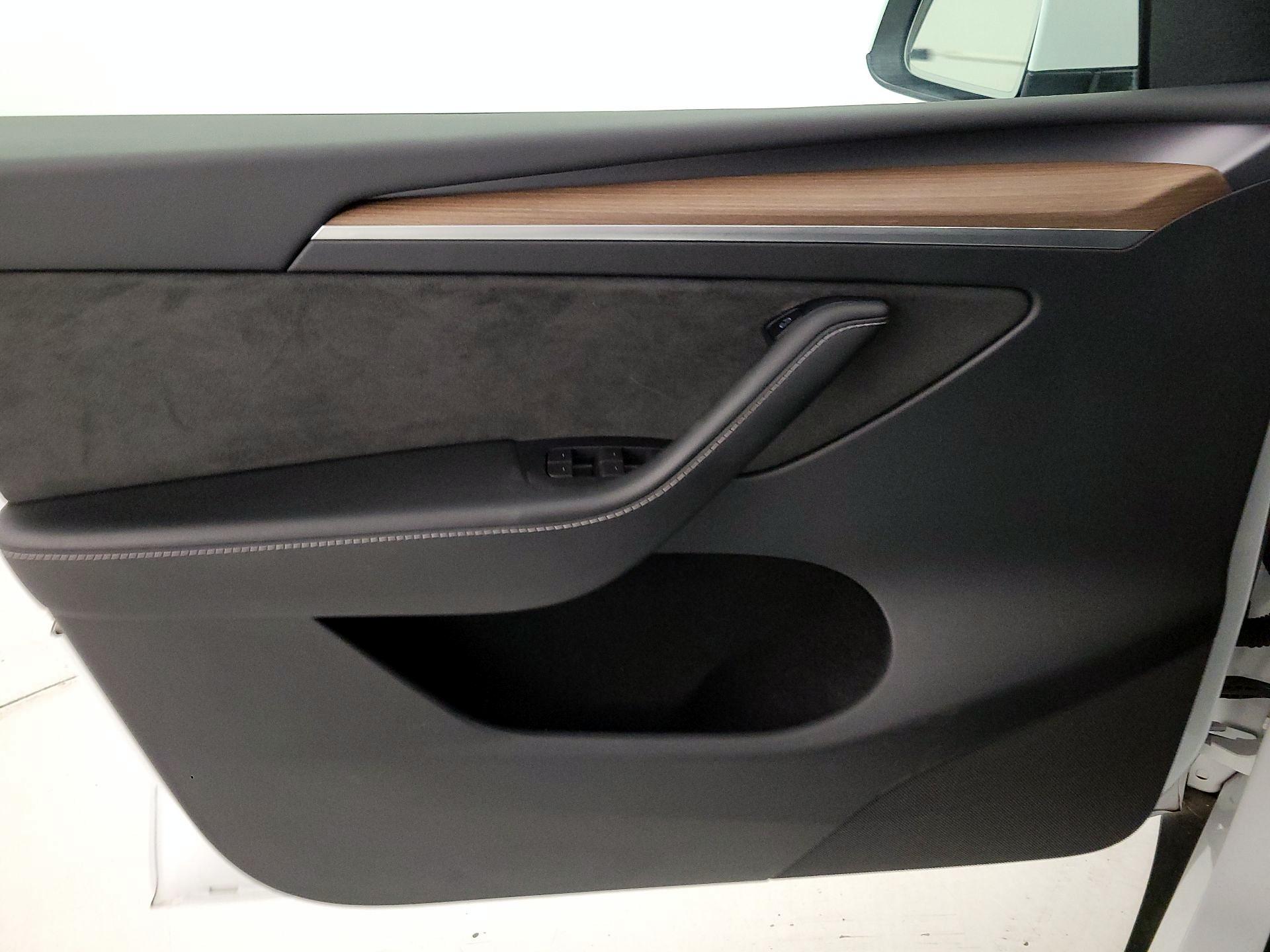 Thumbnail: 2023 Tesla Model Y - 12