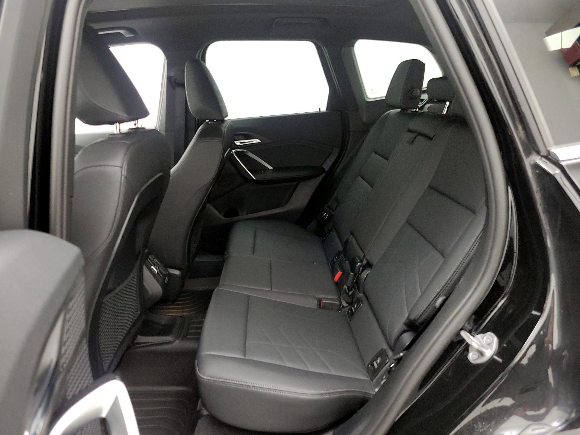 Thumbnail: 2023 BMW X1 - 20