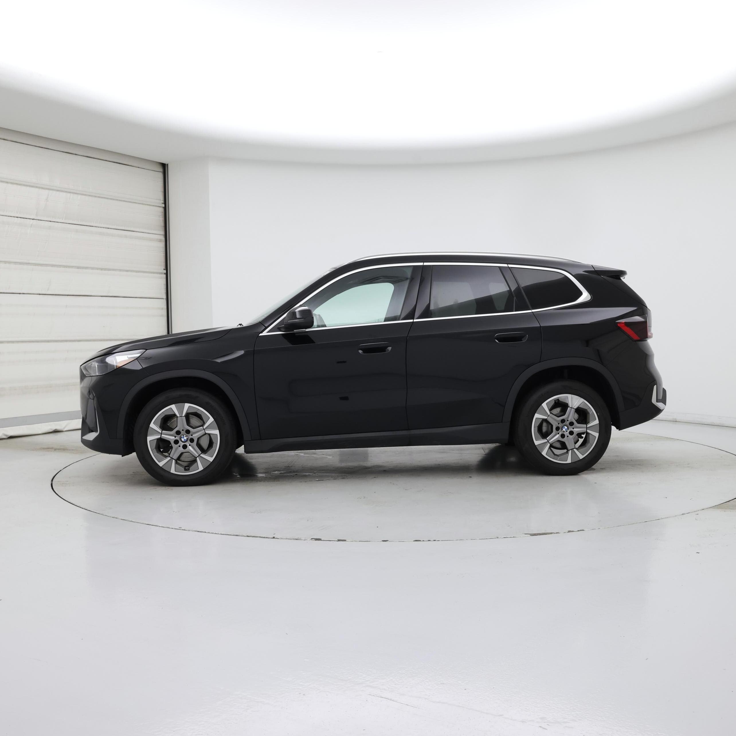 Thumbnail: 2023 BMW X1 - 3