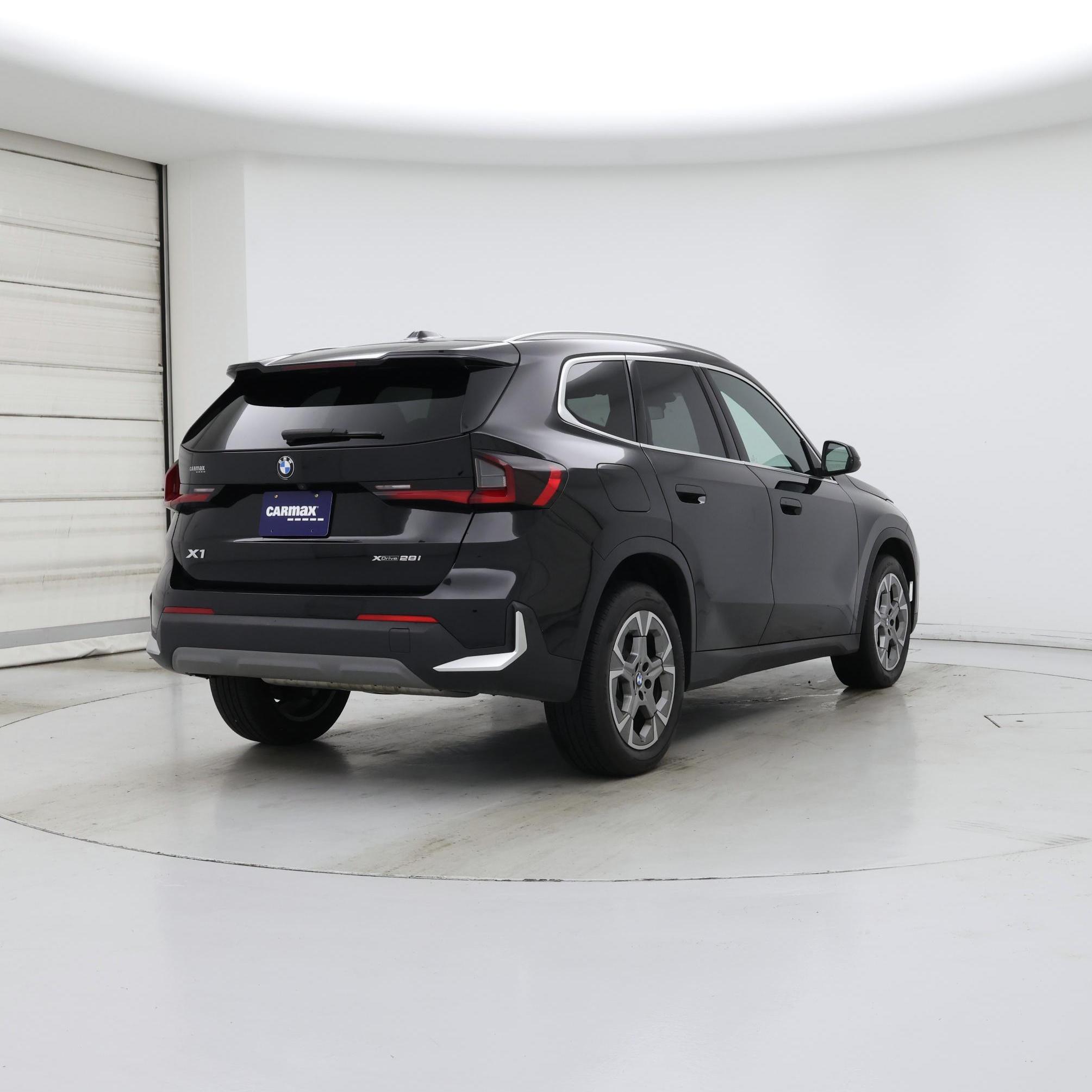 Thumbnail: 2023 BMW X1 - 8