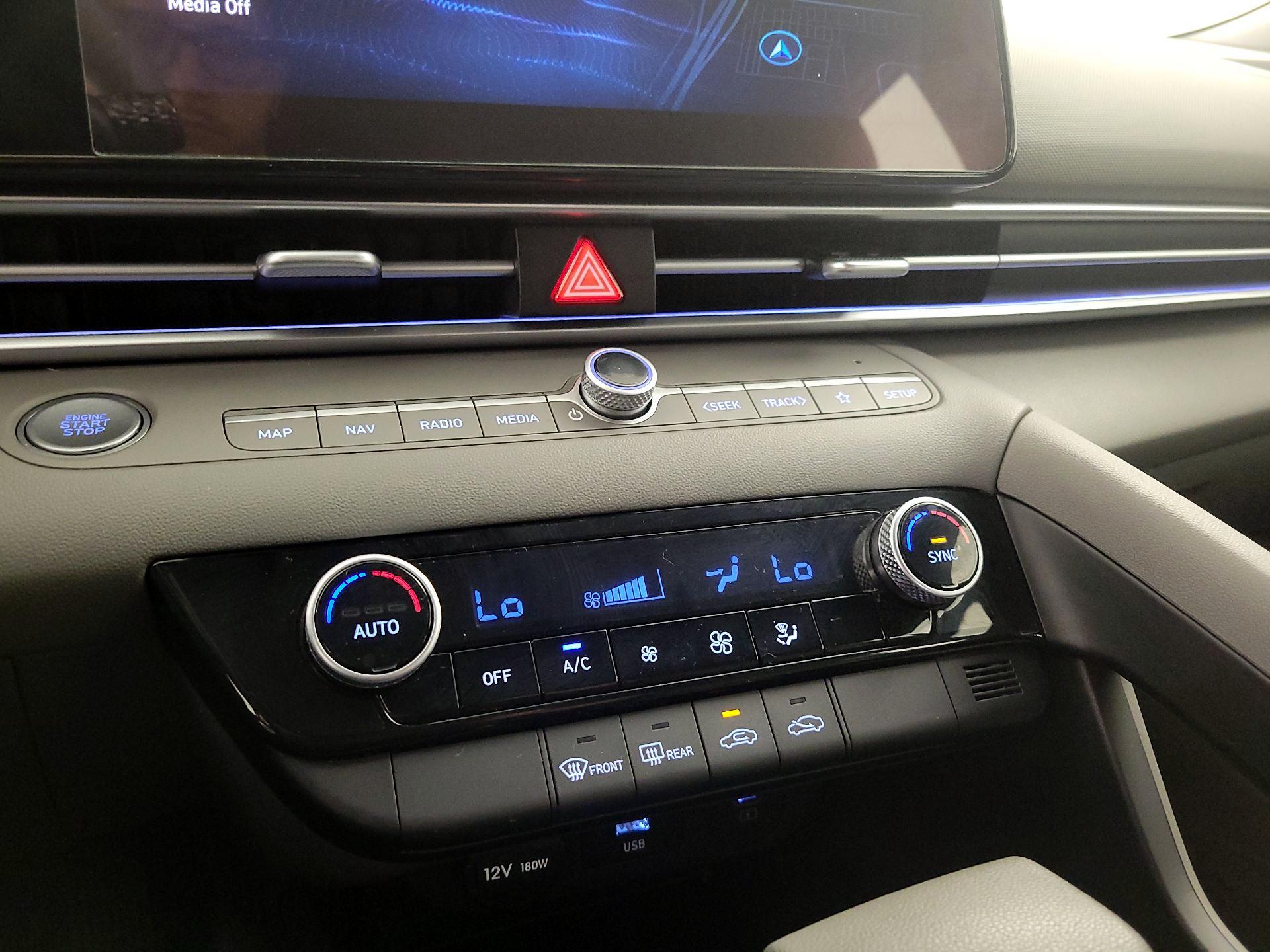 Thumbnail: 2024 Hyundai Elantra - 17