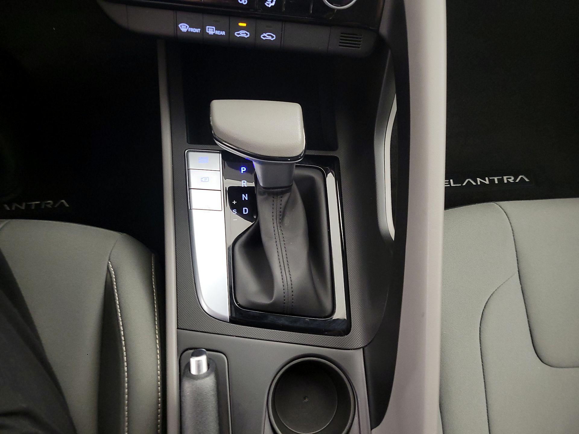 Thumbnail: 2024 Hyundai Elantra - 18