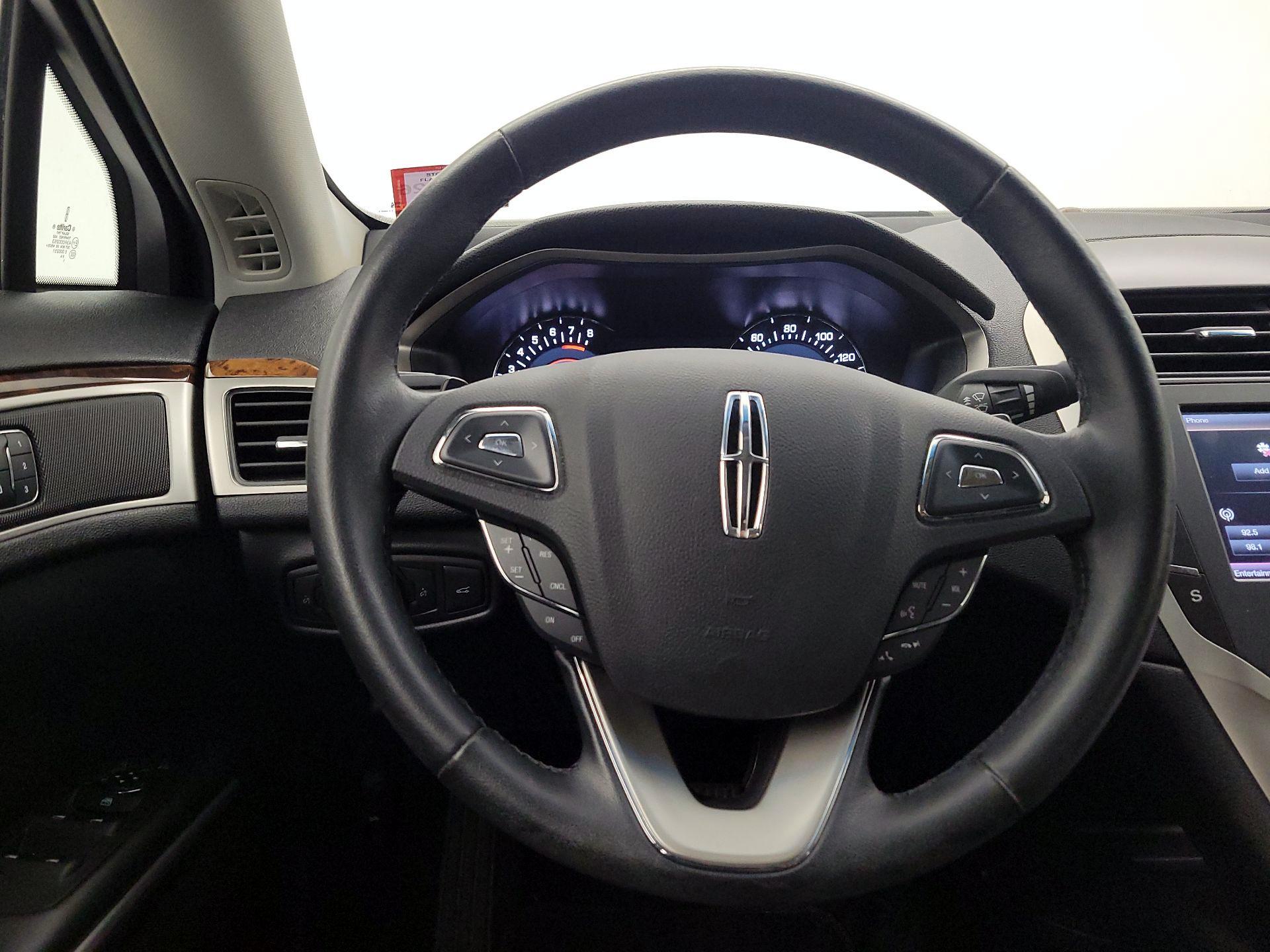 Thumbnail: 2016 Lincoln MKZ - 10