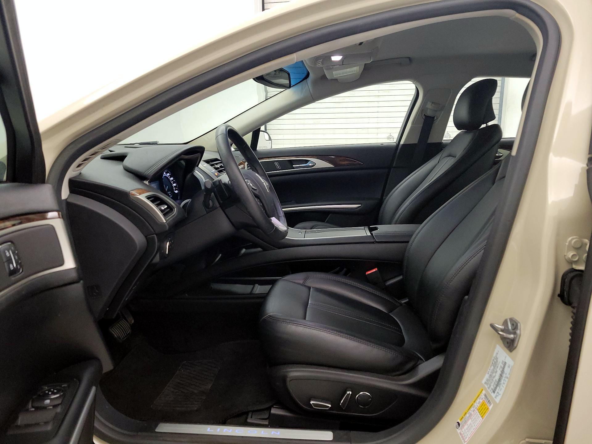 Thumbnail: 2016 Lincoln MKZ - 11