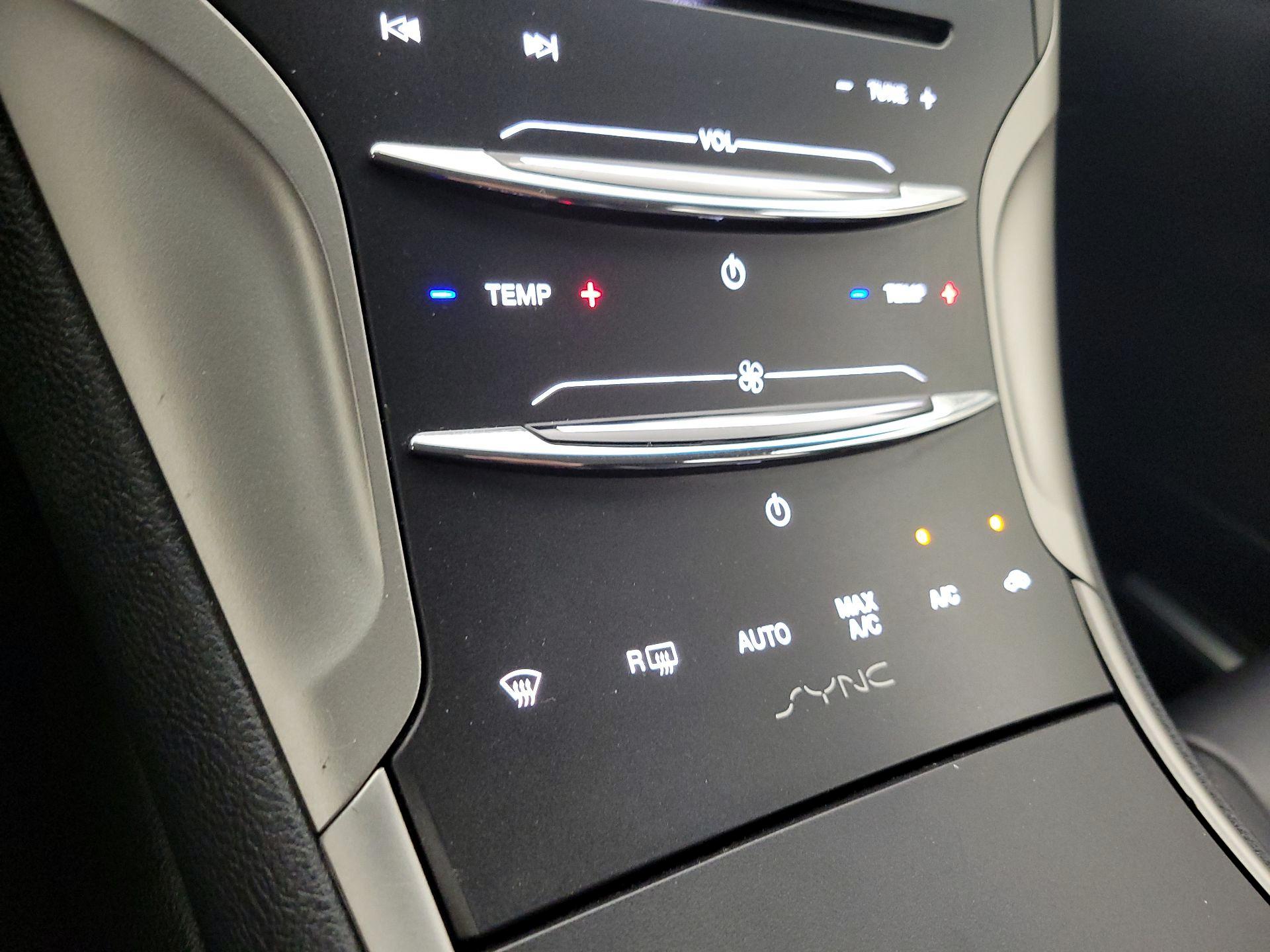 Thumbnail: 2016 Lincoln MKZ - 16