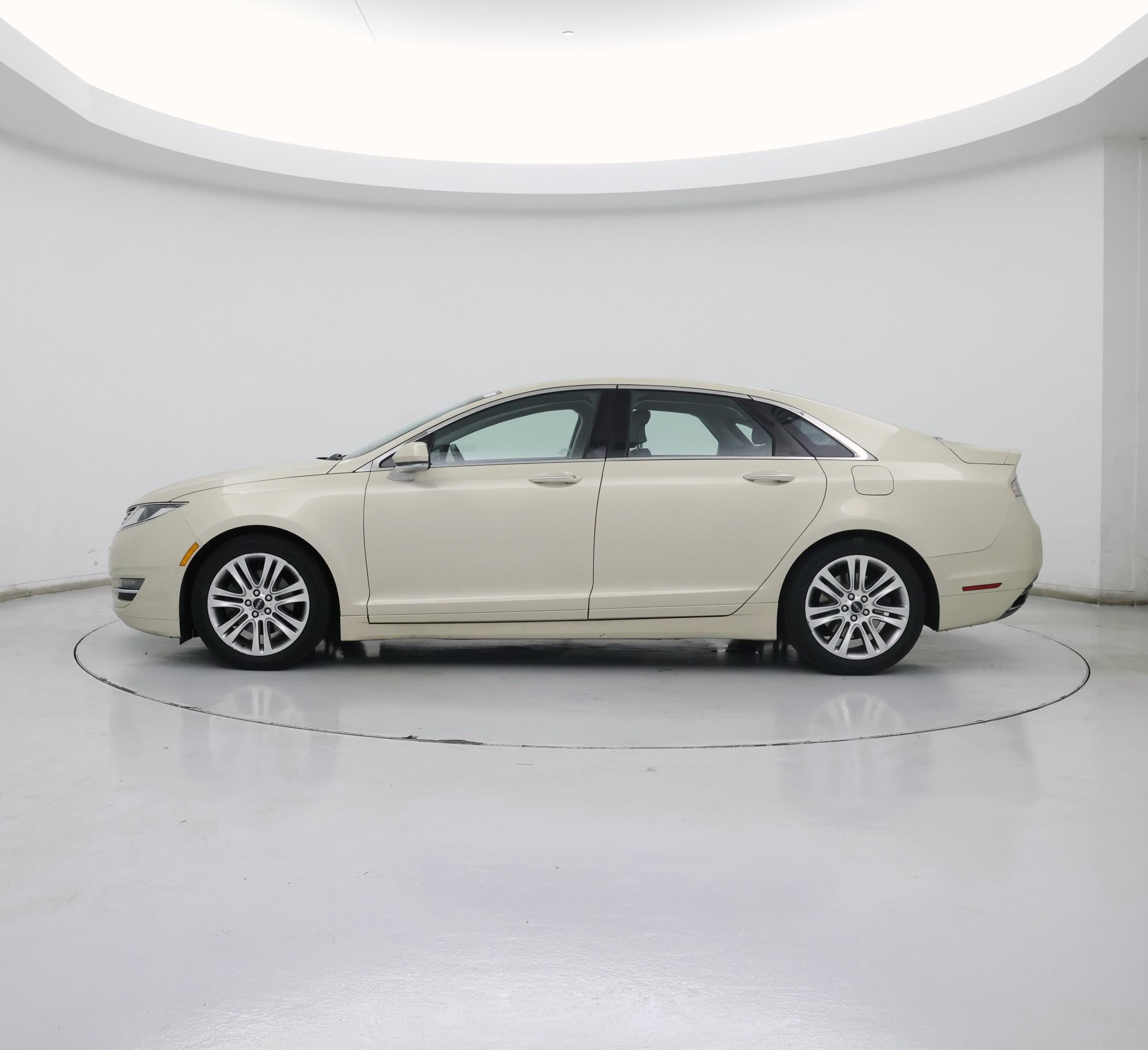 Thumbnail: 2016 Lincoln MKZ - 3