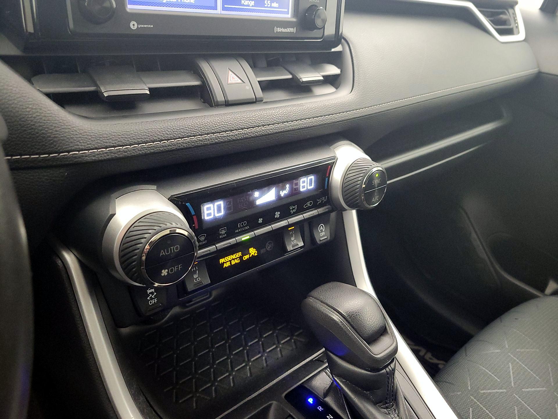 Thumbnail: 2020 Toyota RAV4 - 16