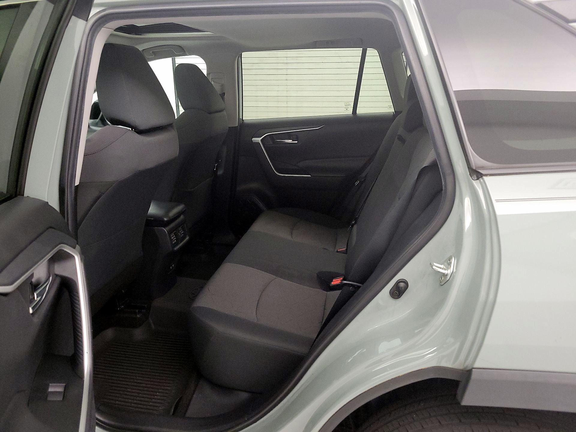 Thumbnail: 2020 Toyota RAV4 - 19