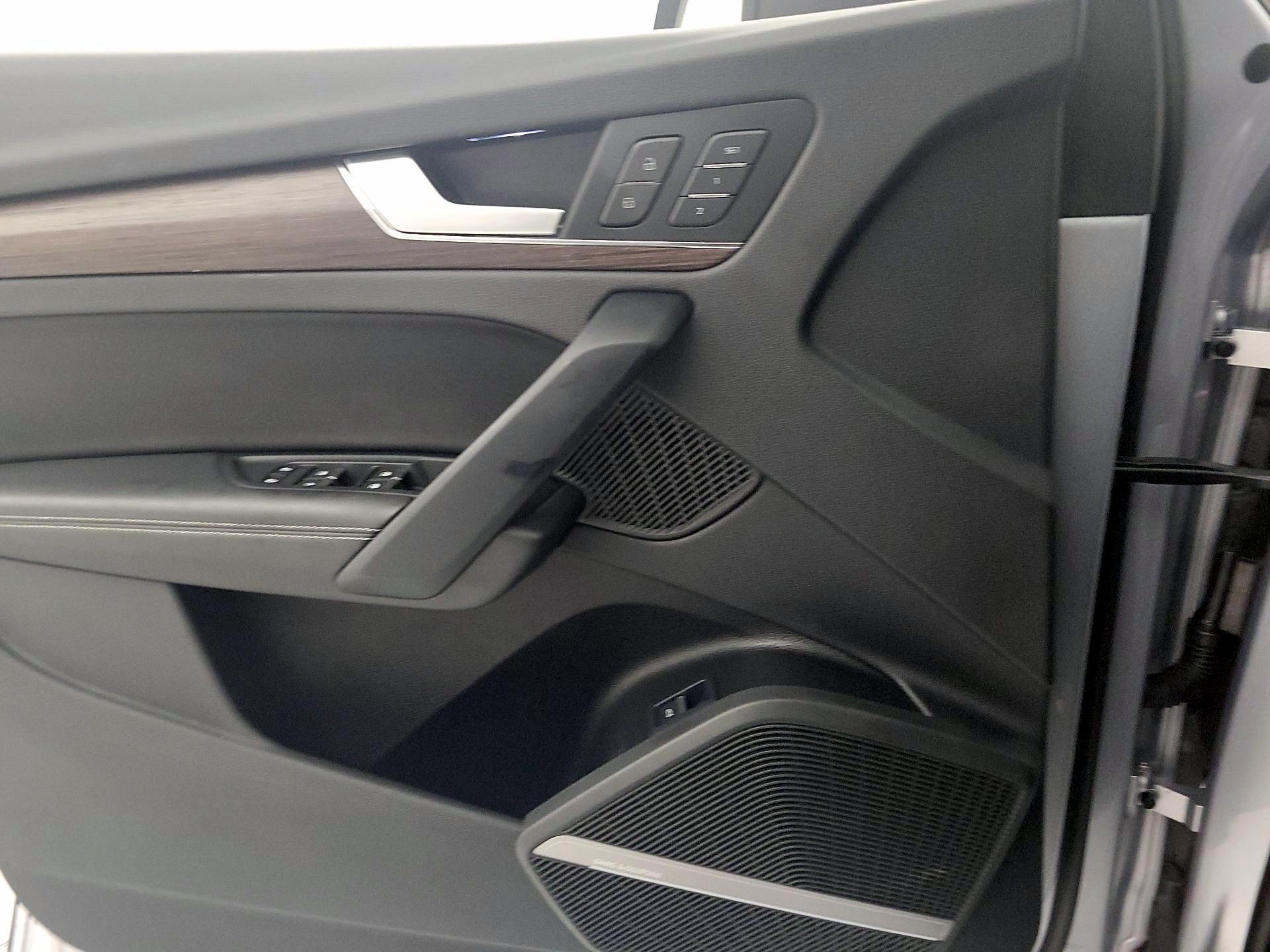 Thumbnail: 2023 Audi Q5 - 12