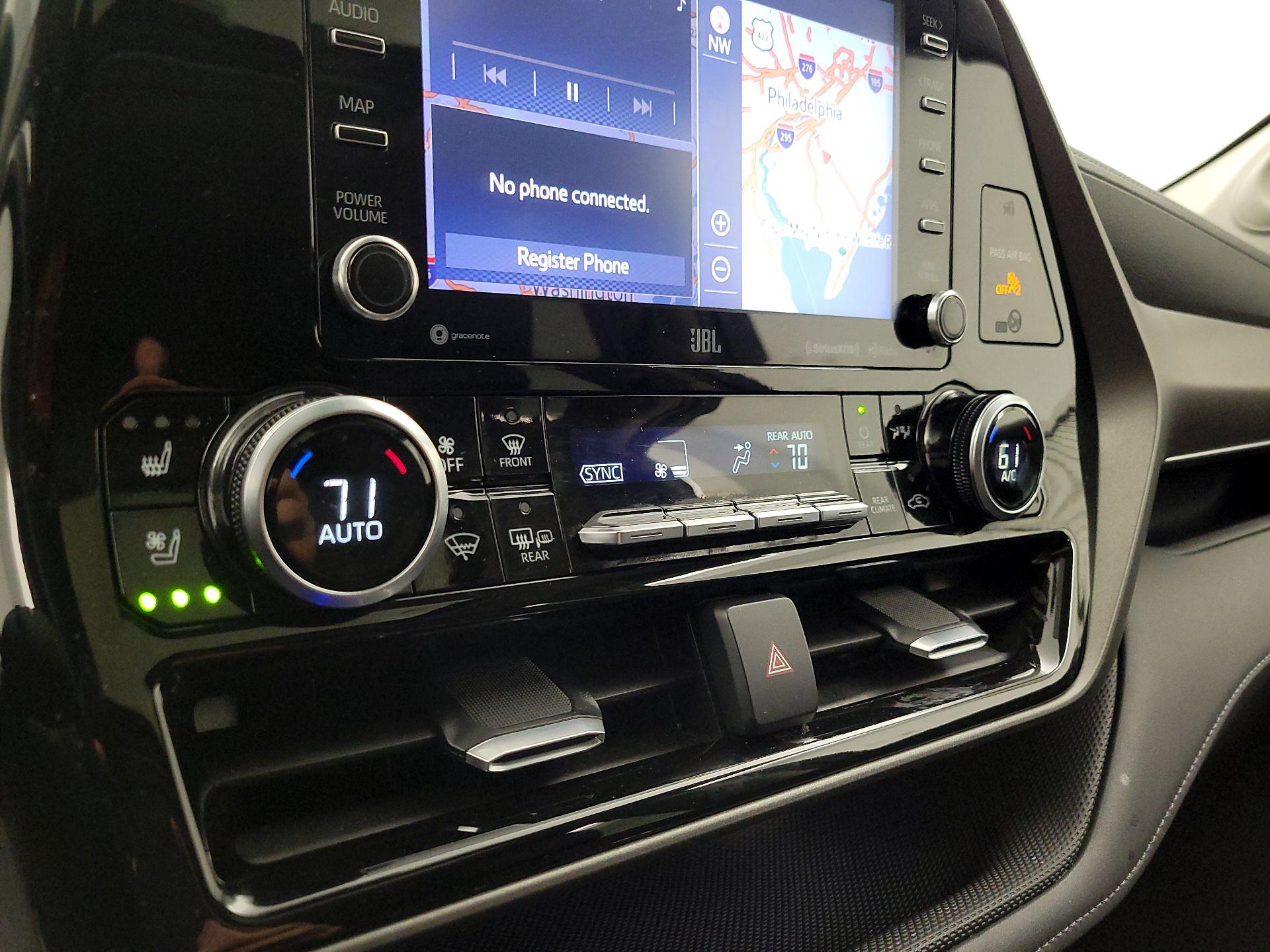 Thumbnail: 2020 Toyota Highlander - 17