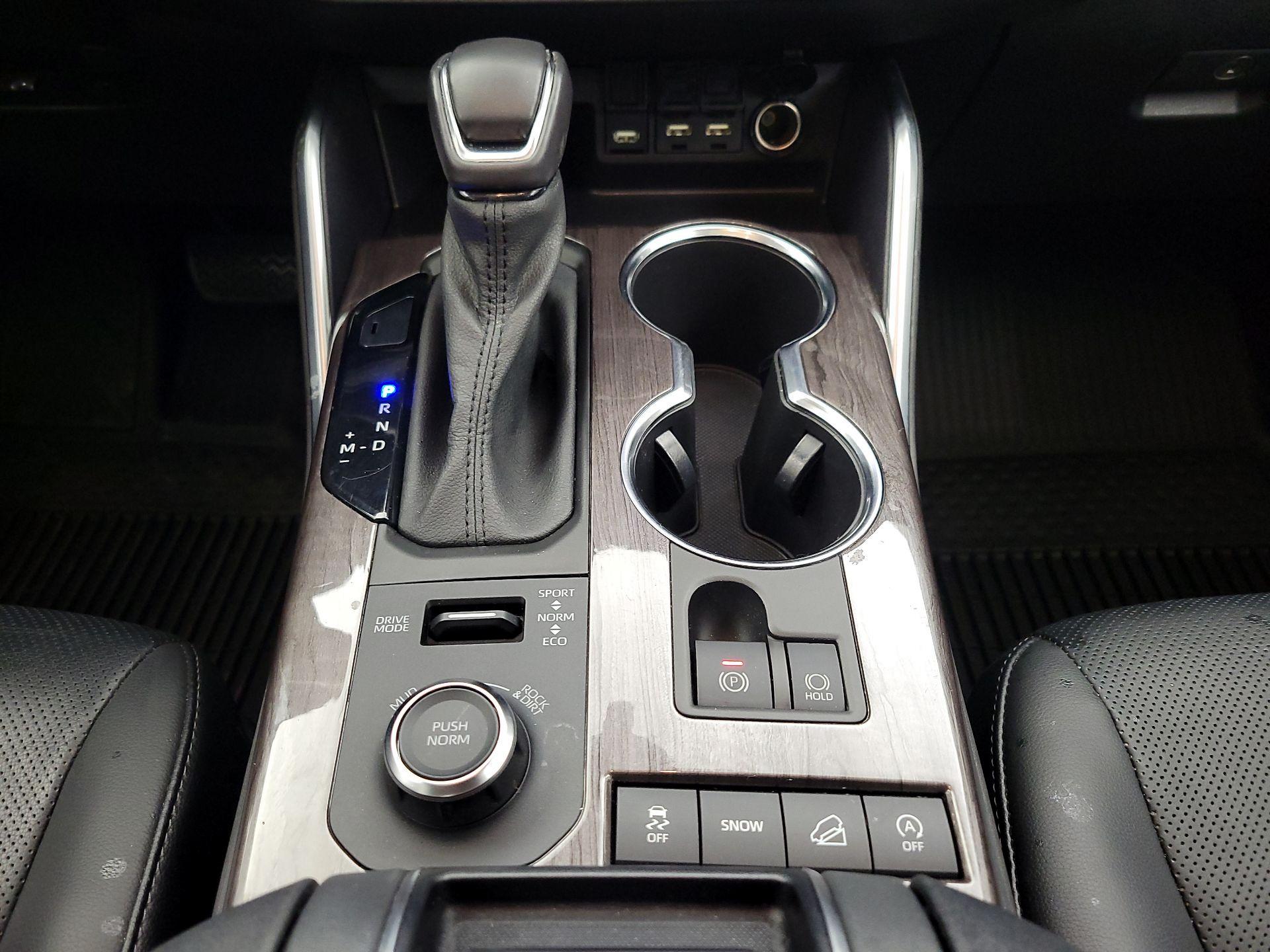 Thumbnail: 2020 Toyota Highlander - 18